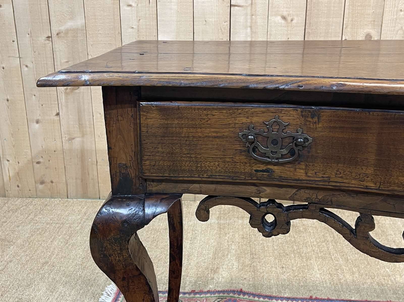 Console rustique anglaise du 18ème siècle en châtaignier et merisier