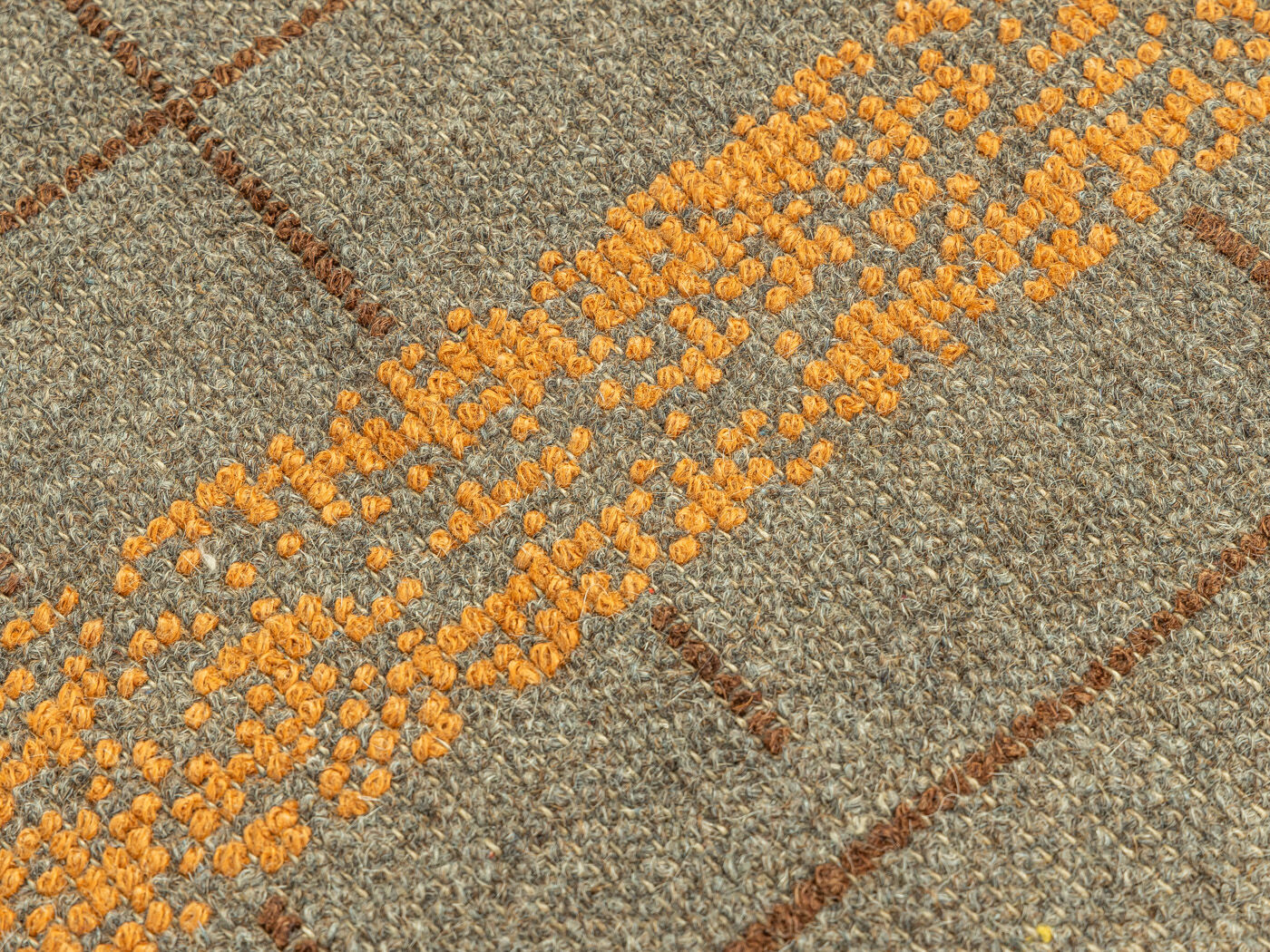 1960s carpet, 238 x 330