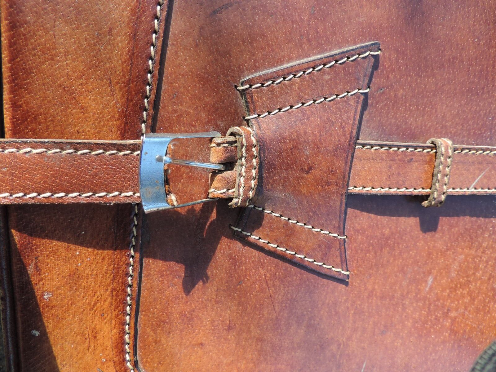 Valise  ancienne en cuir Feiten