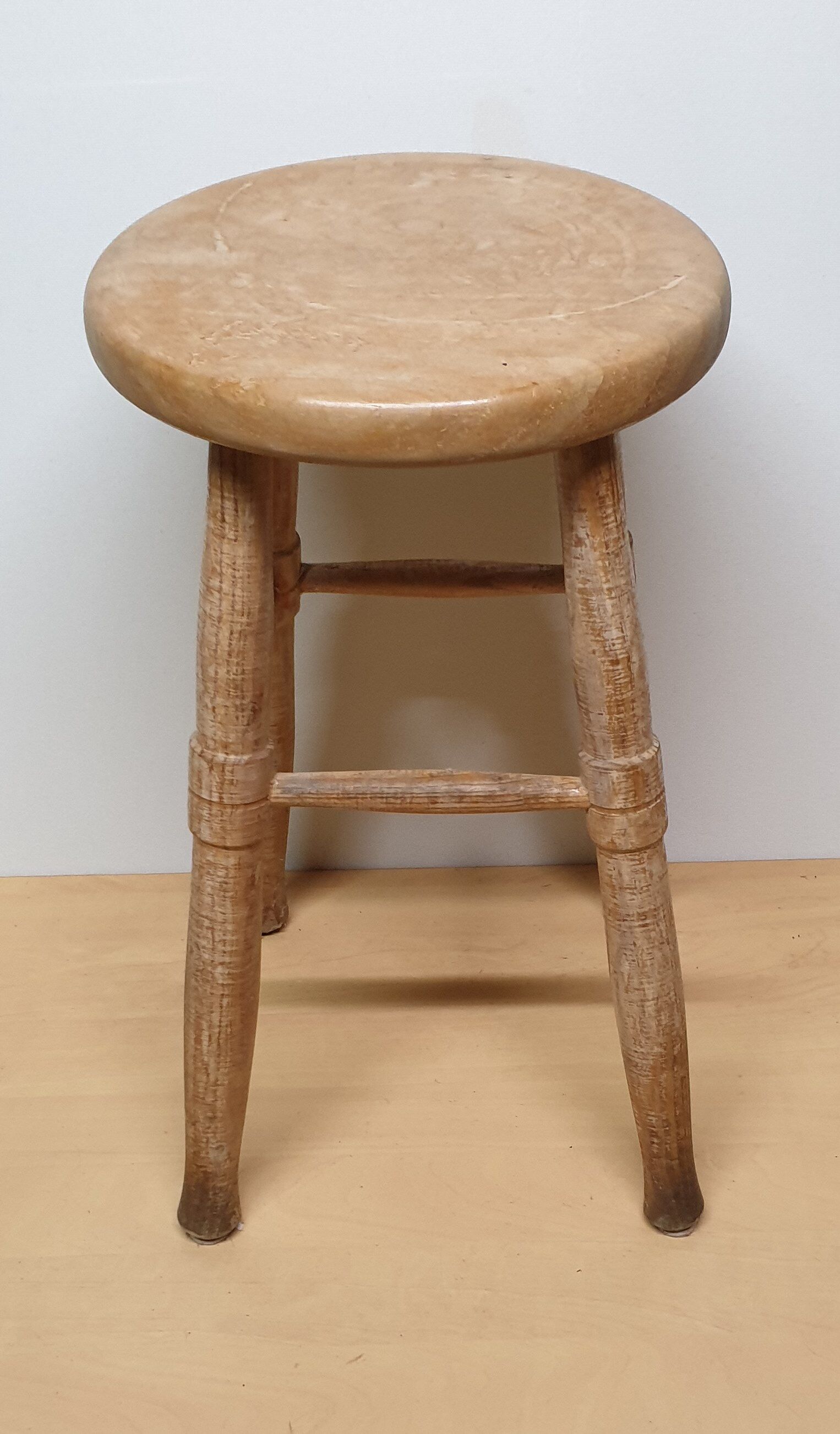 Tabouret vintage en bois
