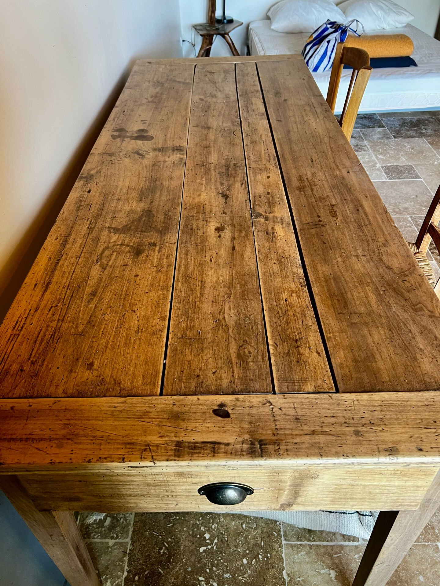 Grande table de ferme rénovée