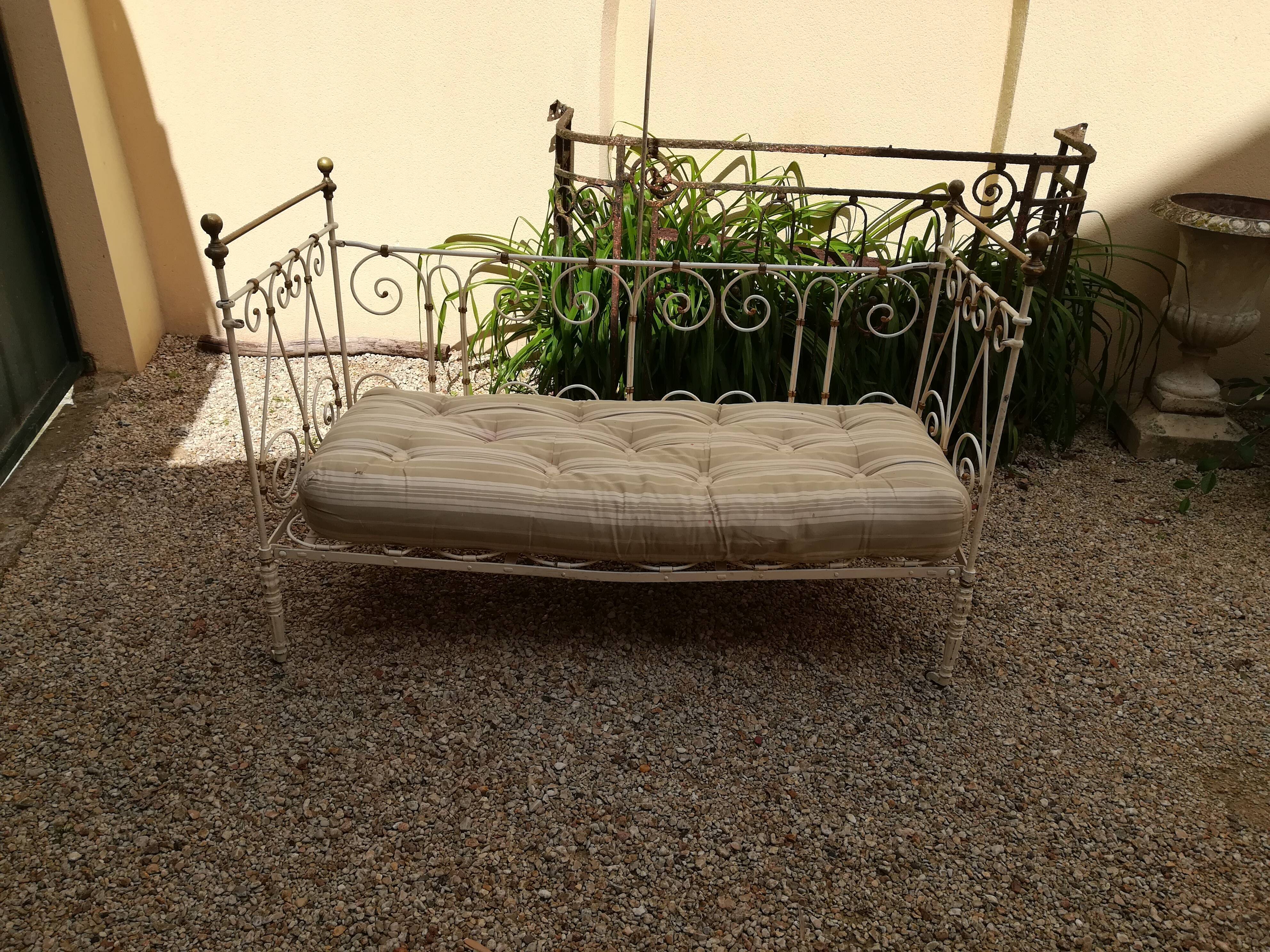 Wrought iron child seat