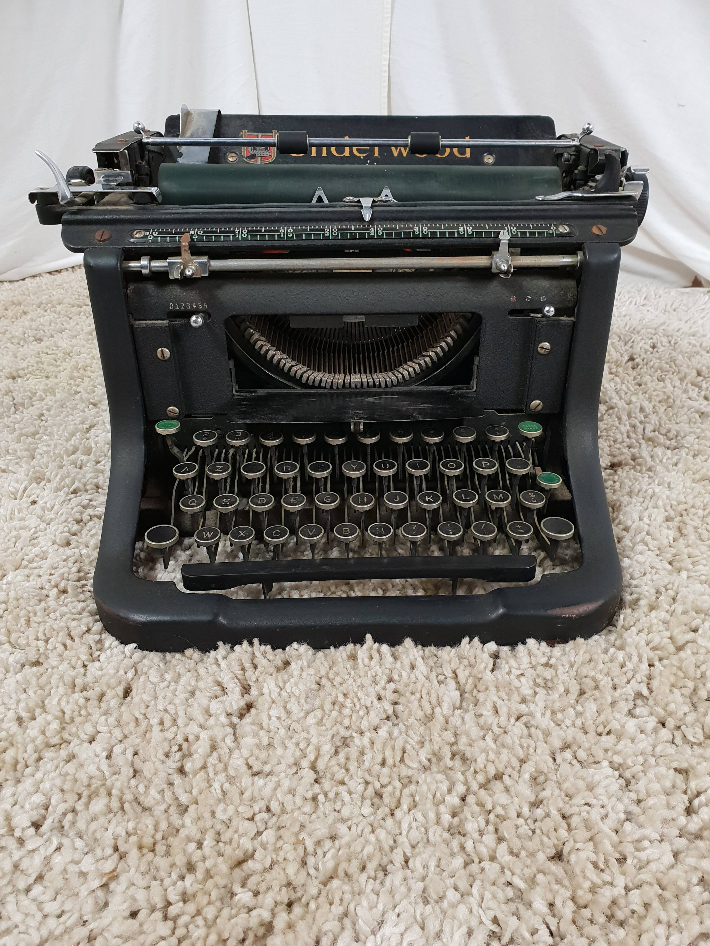 Machine à écrire Underwood années 30