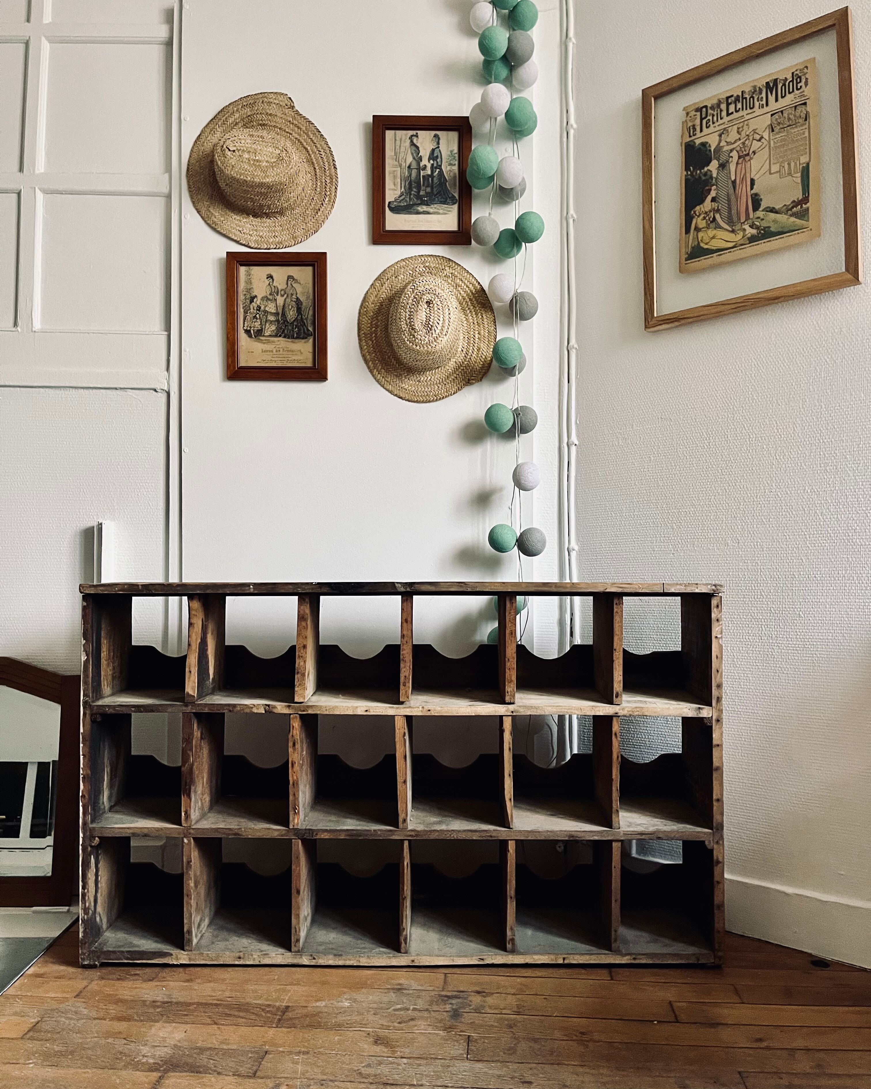 Trade furniture with lockers