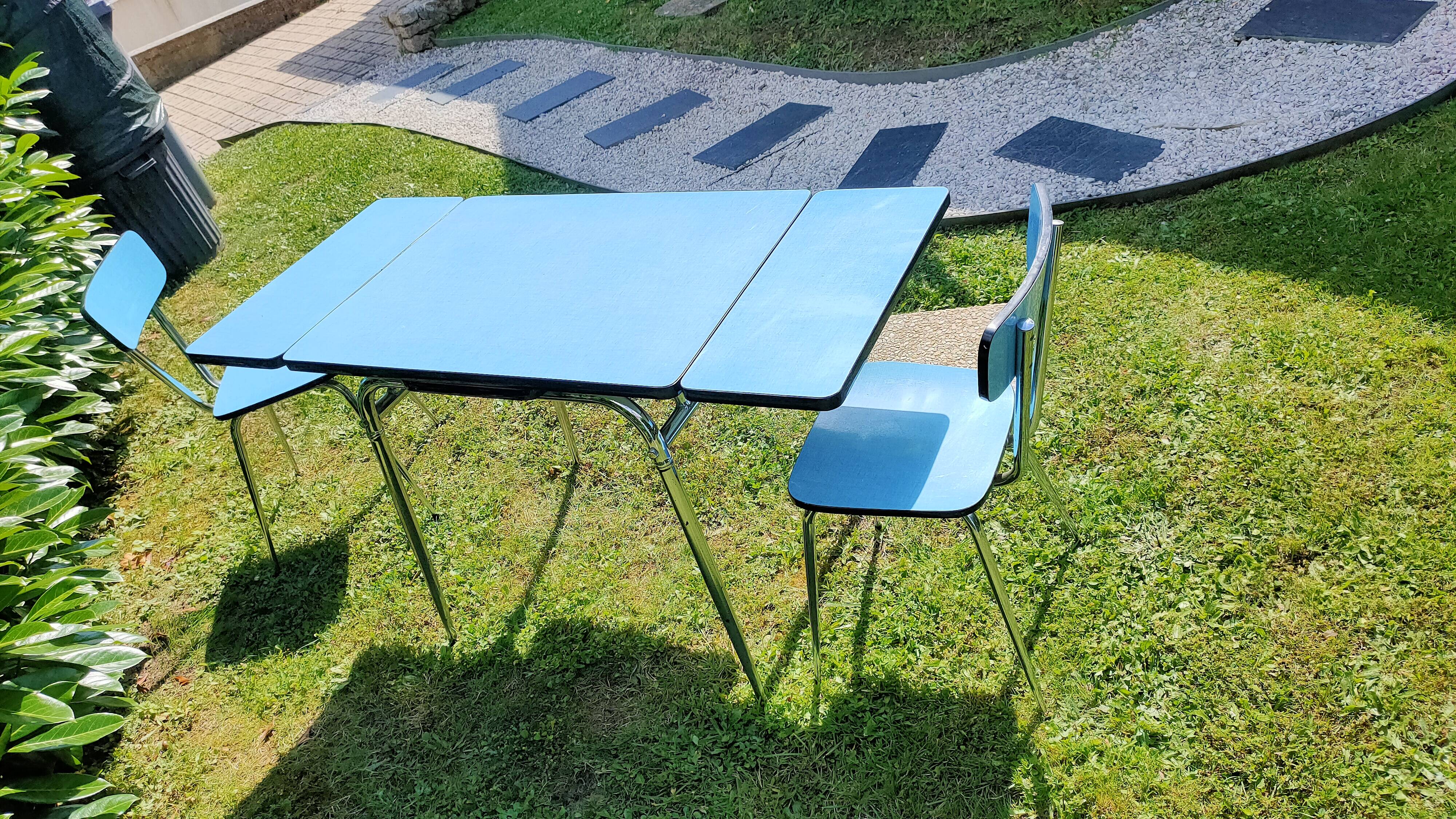 Table formica bleu