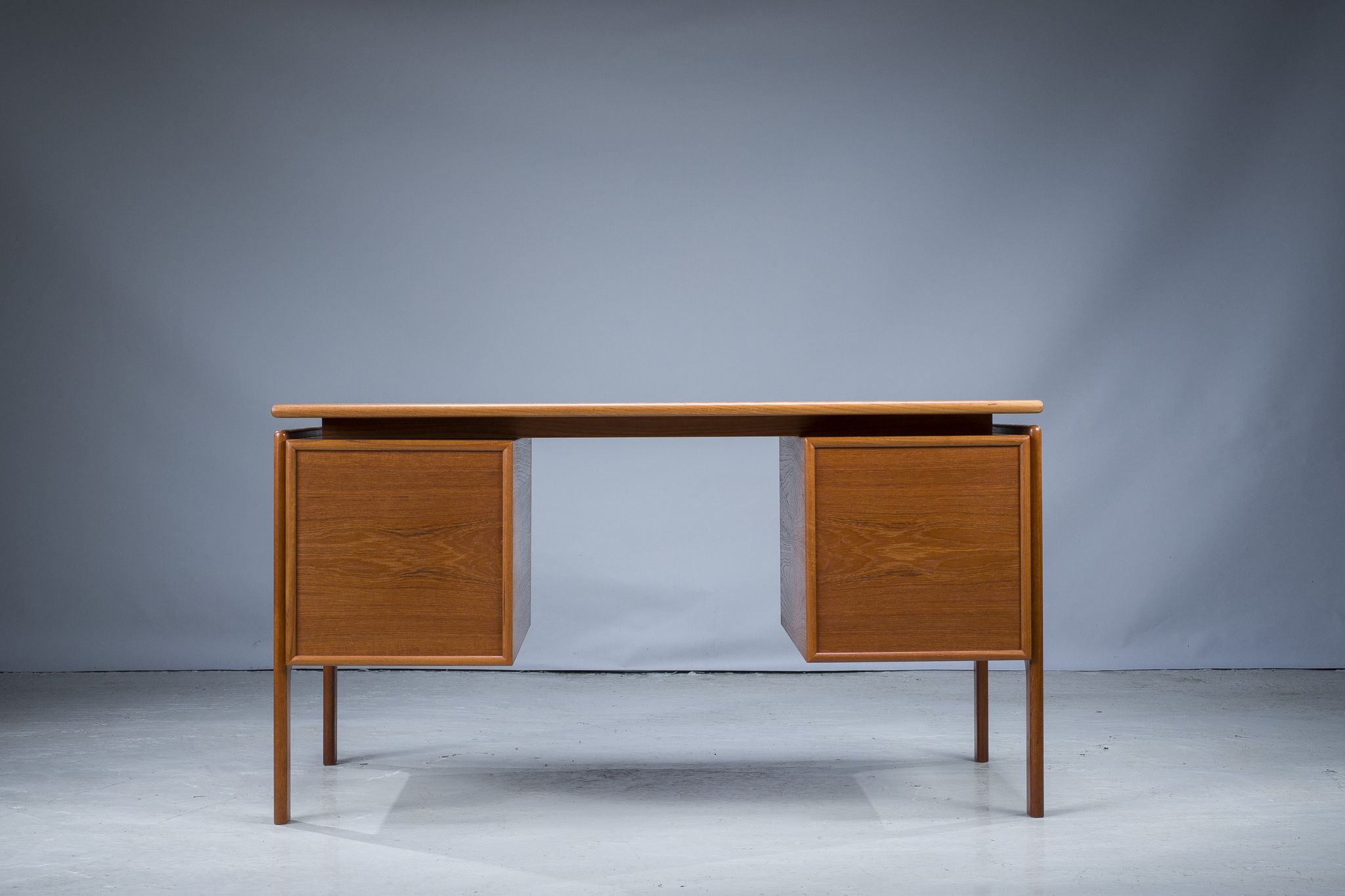 Mid-century teak freestanding desk from GV Møbler, 1960s
