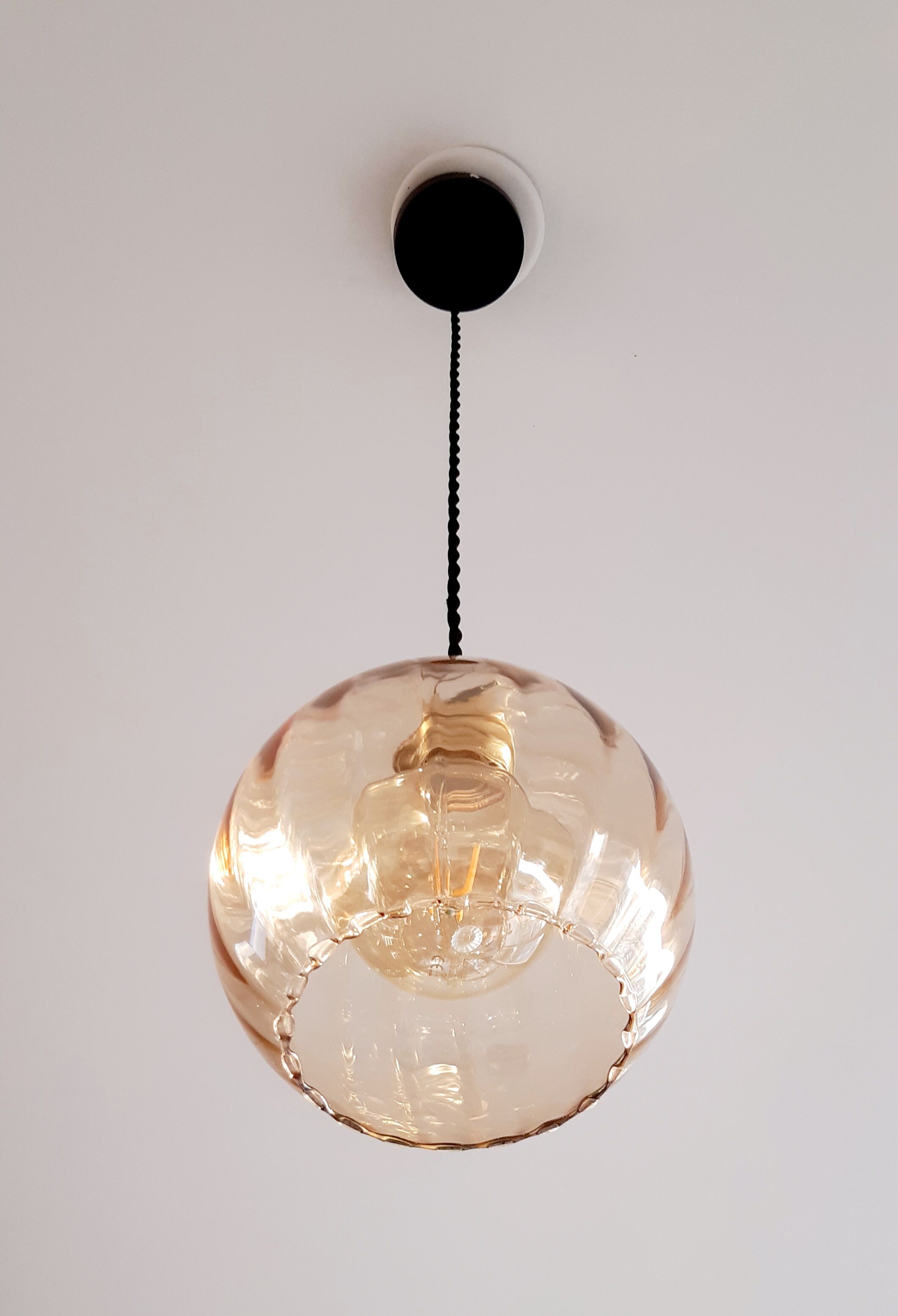 Amber globe suspension