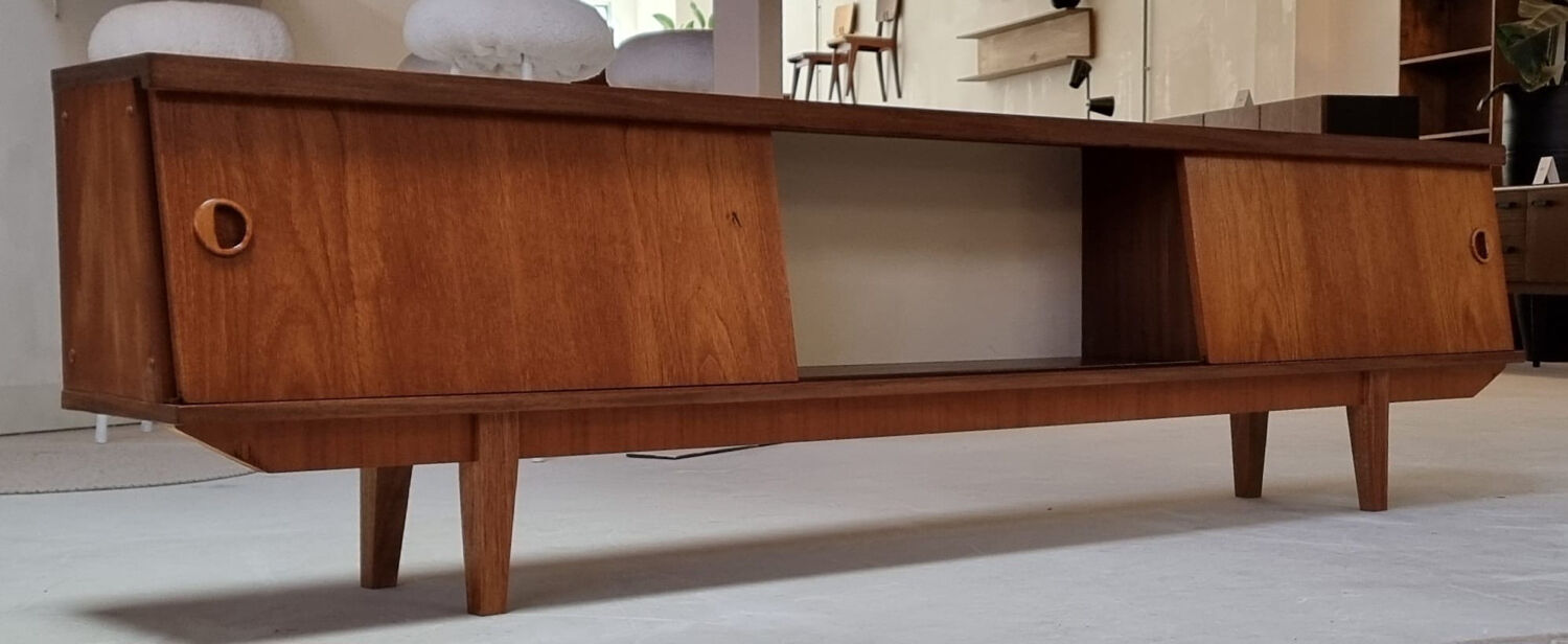 Lowboard du milieu du siècle