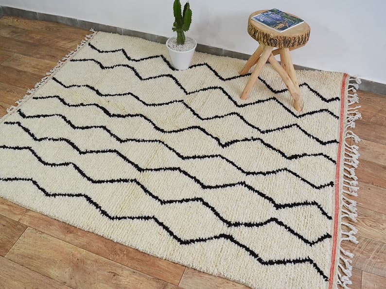 Handmade moroccan berber rug 190 x 158 cm