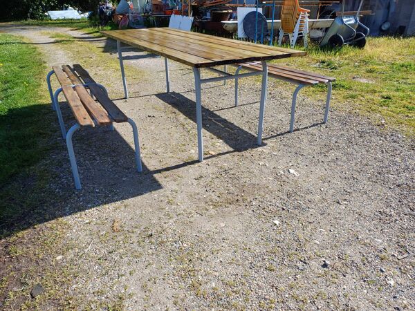 Table Industrielle ou de Collectivité avec Bancs