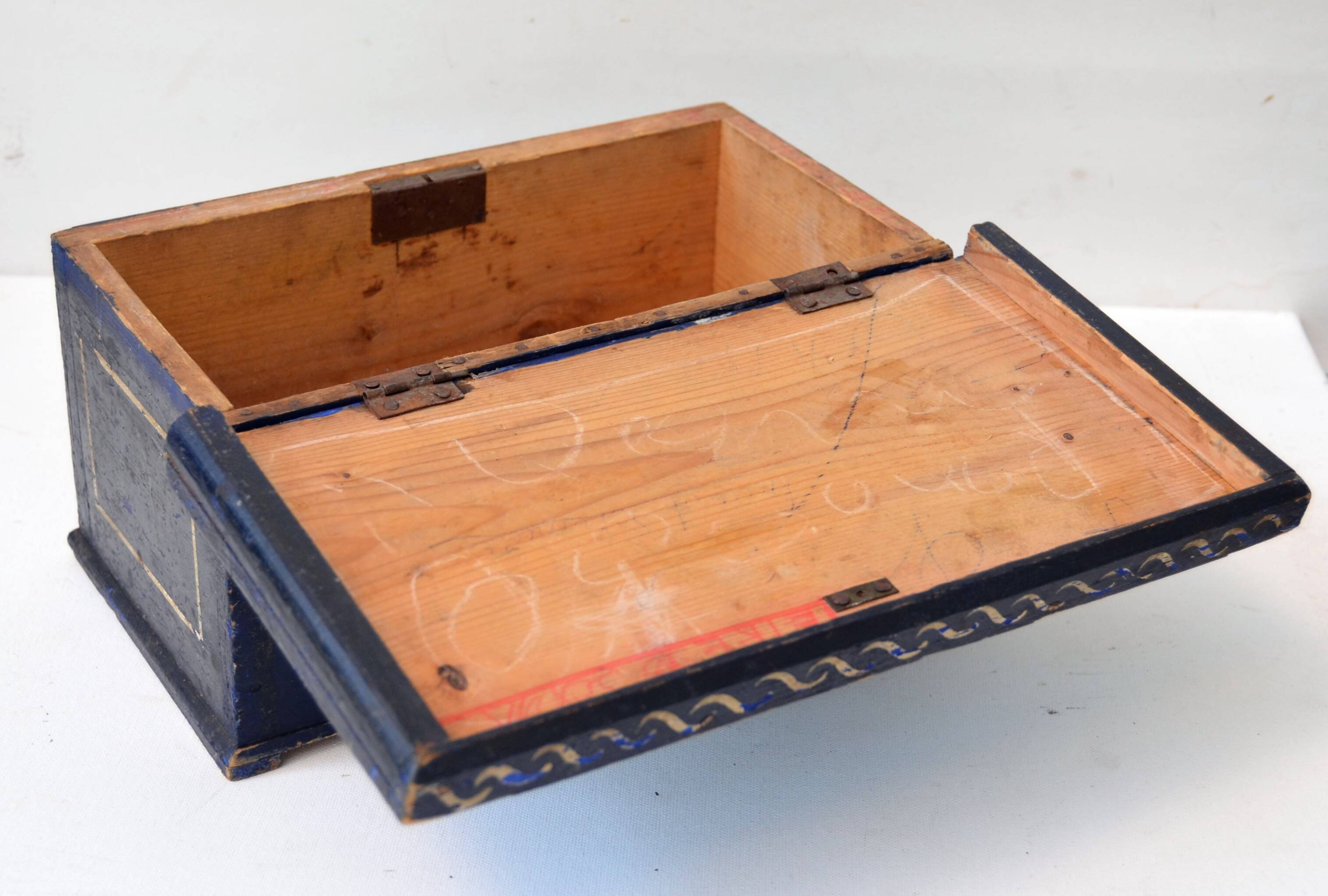 Coffret en bois peint à la main, art populaire antique, mariée, fin du 19e siècle
