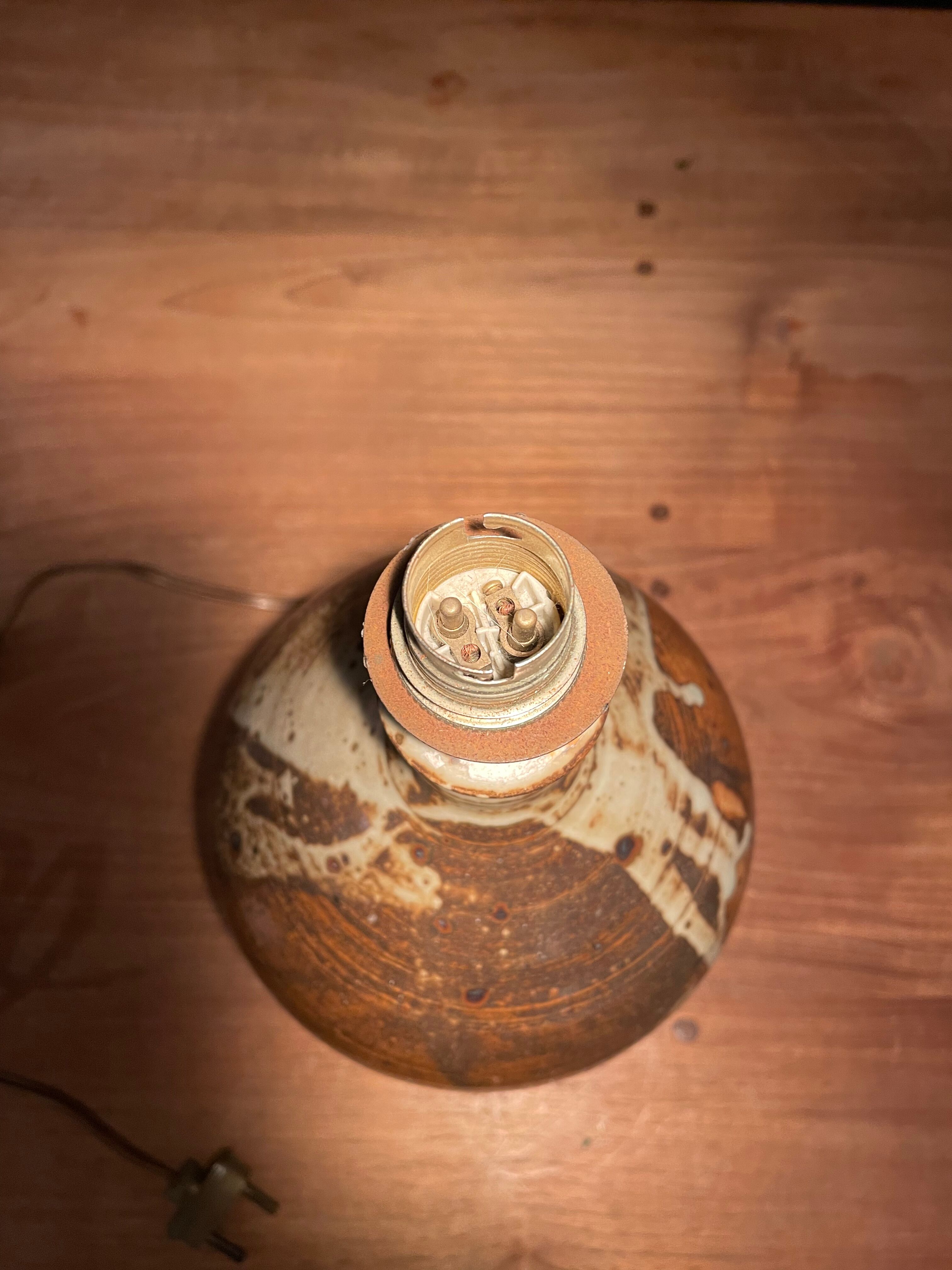 Beautiful ceramic table lamp signed La Salicorne