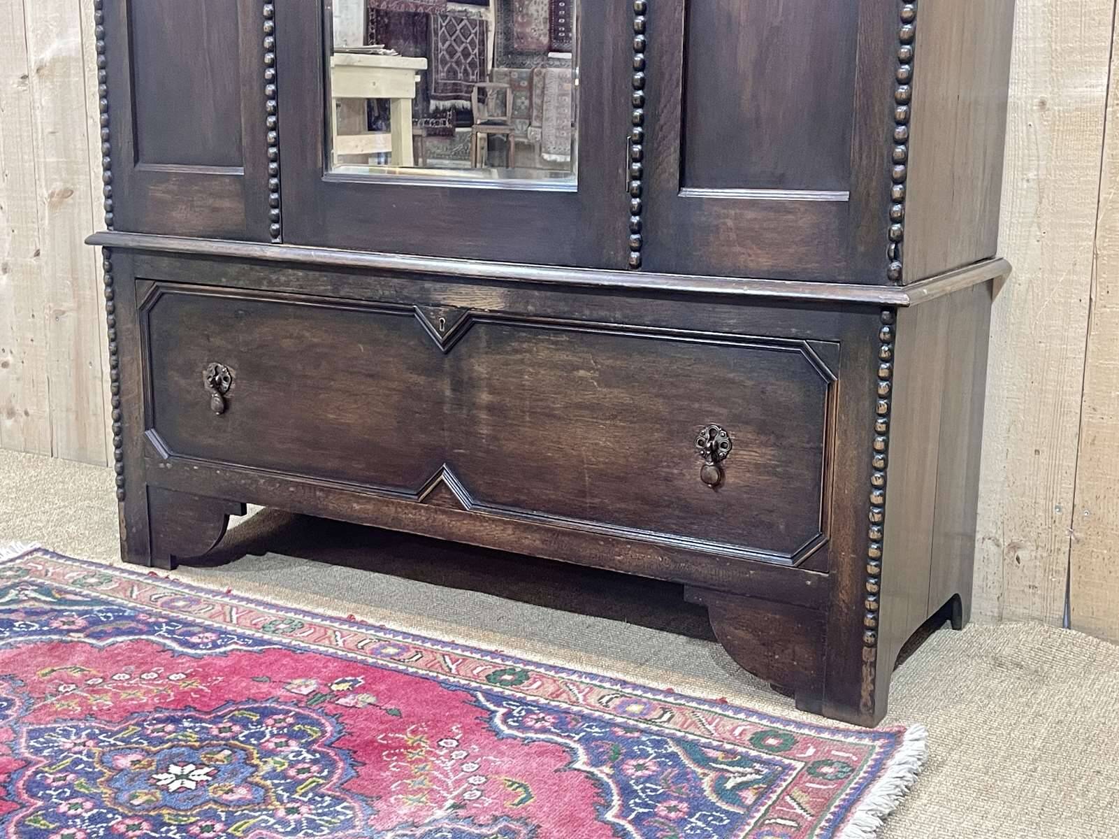 English oak wardrobe from the beginning of the 20th century - Dismantable into 3 parts