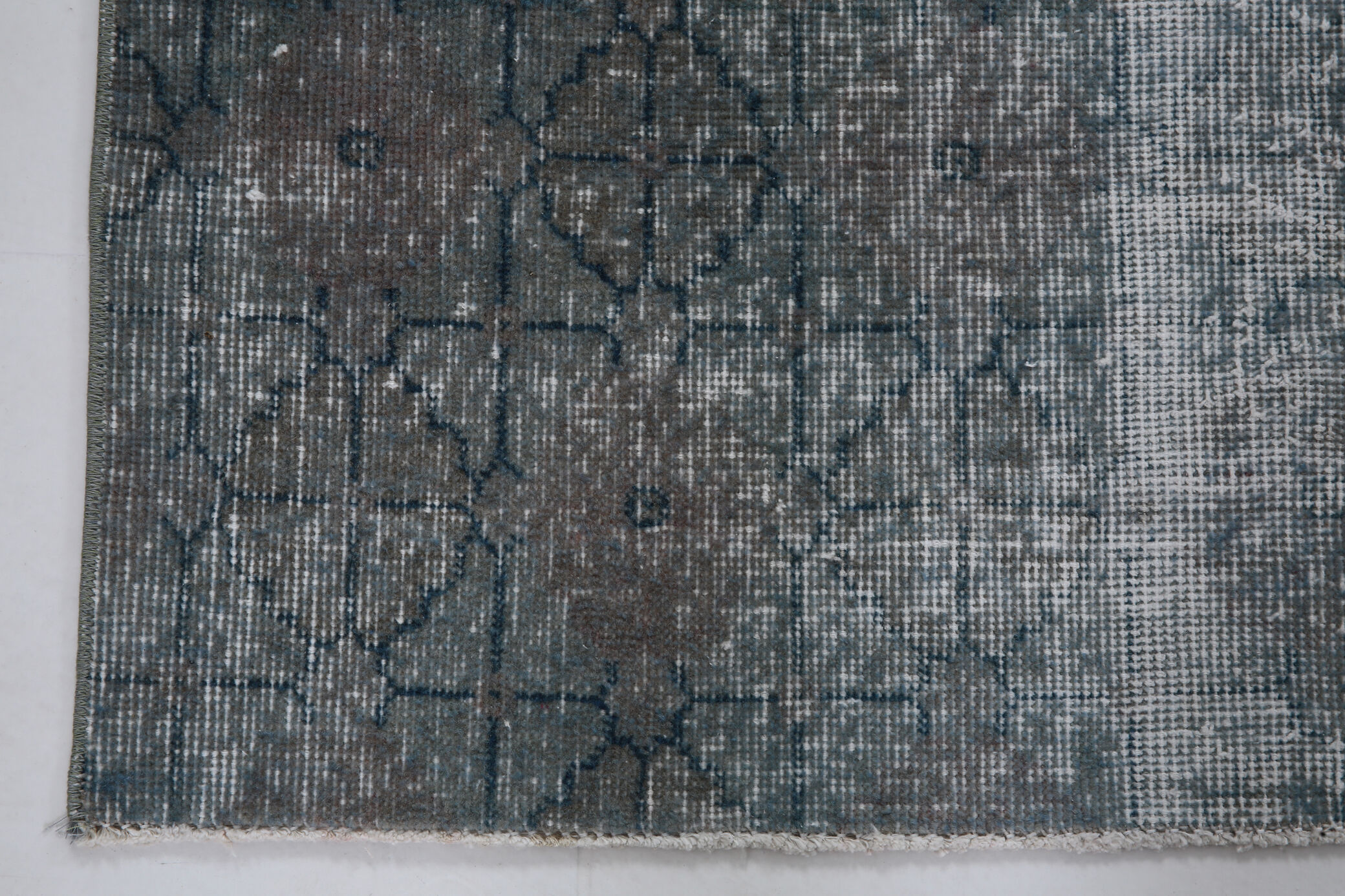 Wool turkish rug, 179x106 cm