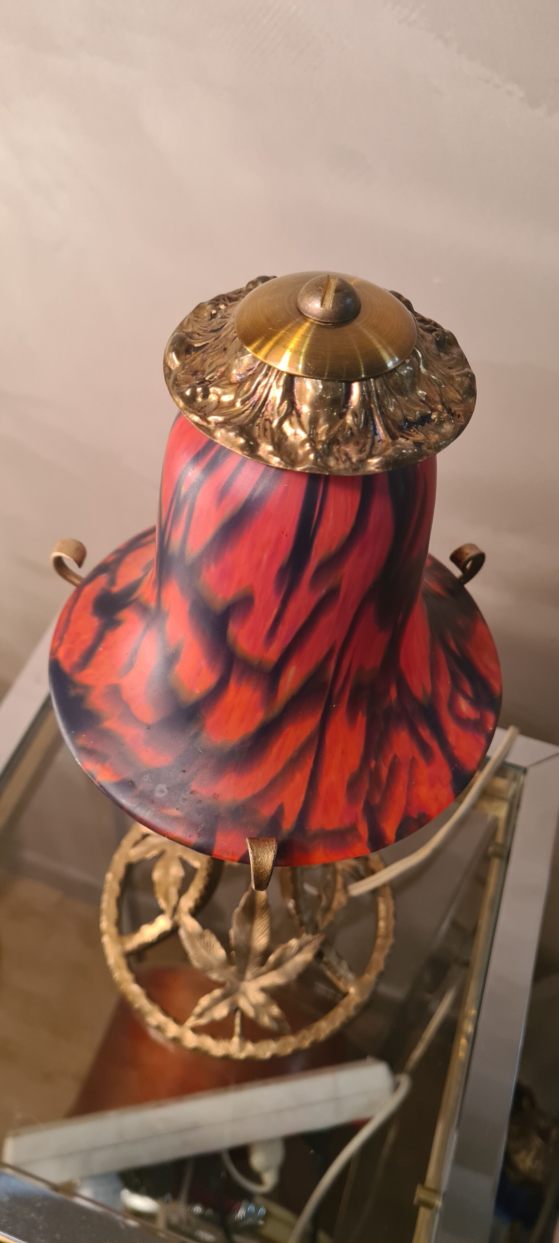 Wrought iron lamp patinated gold with beautiful marbled tulip orange, red, black, very beautiful 35x15 art deco