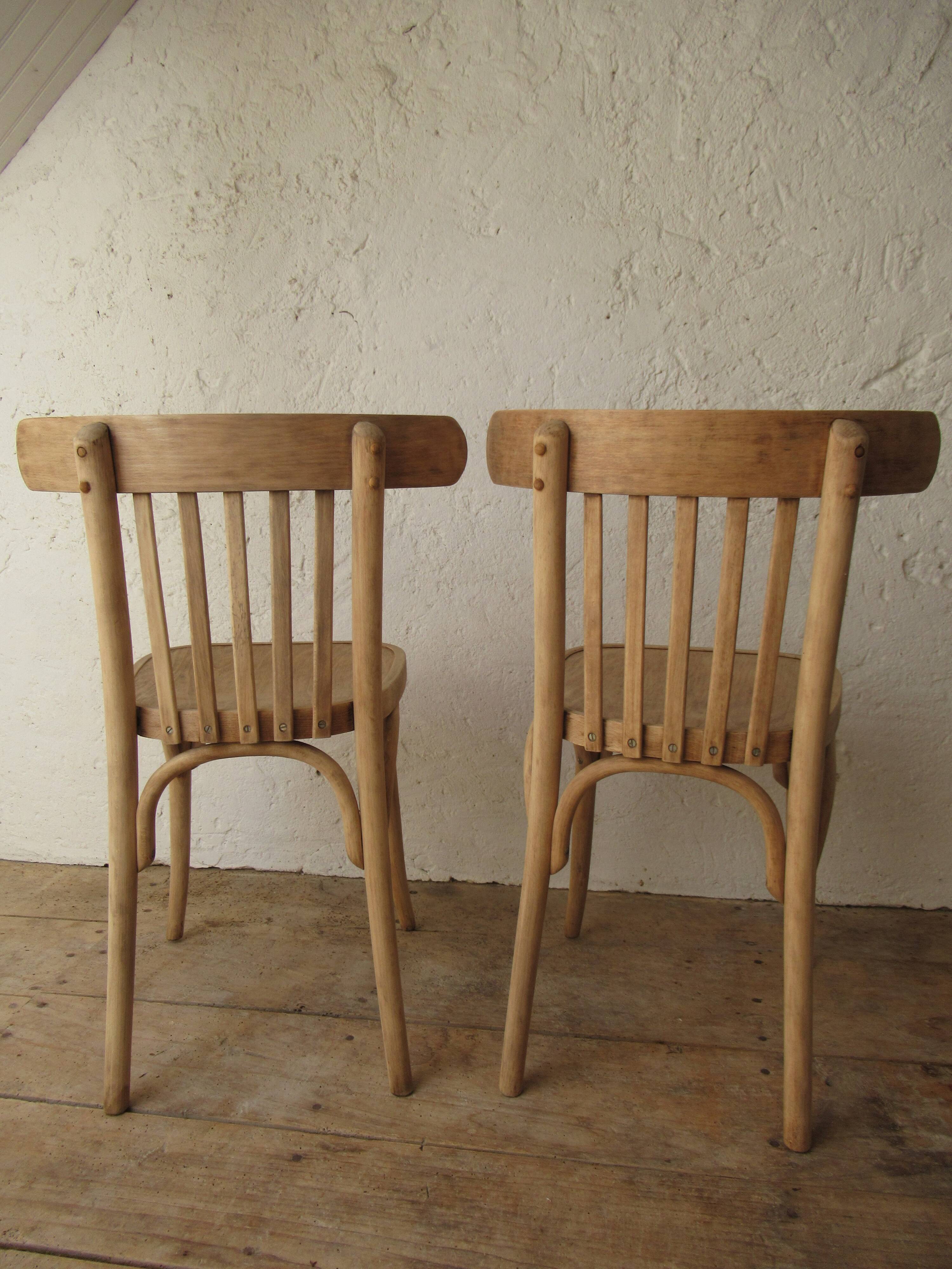 Paire de chaises bistrot en bois brut