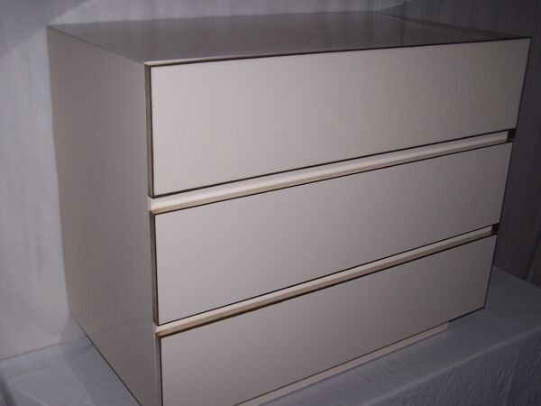 Commode blanche des années 70