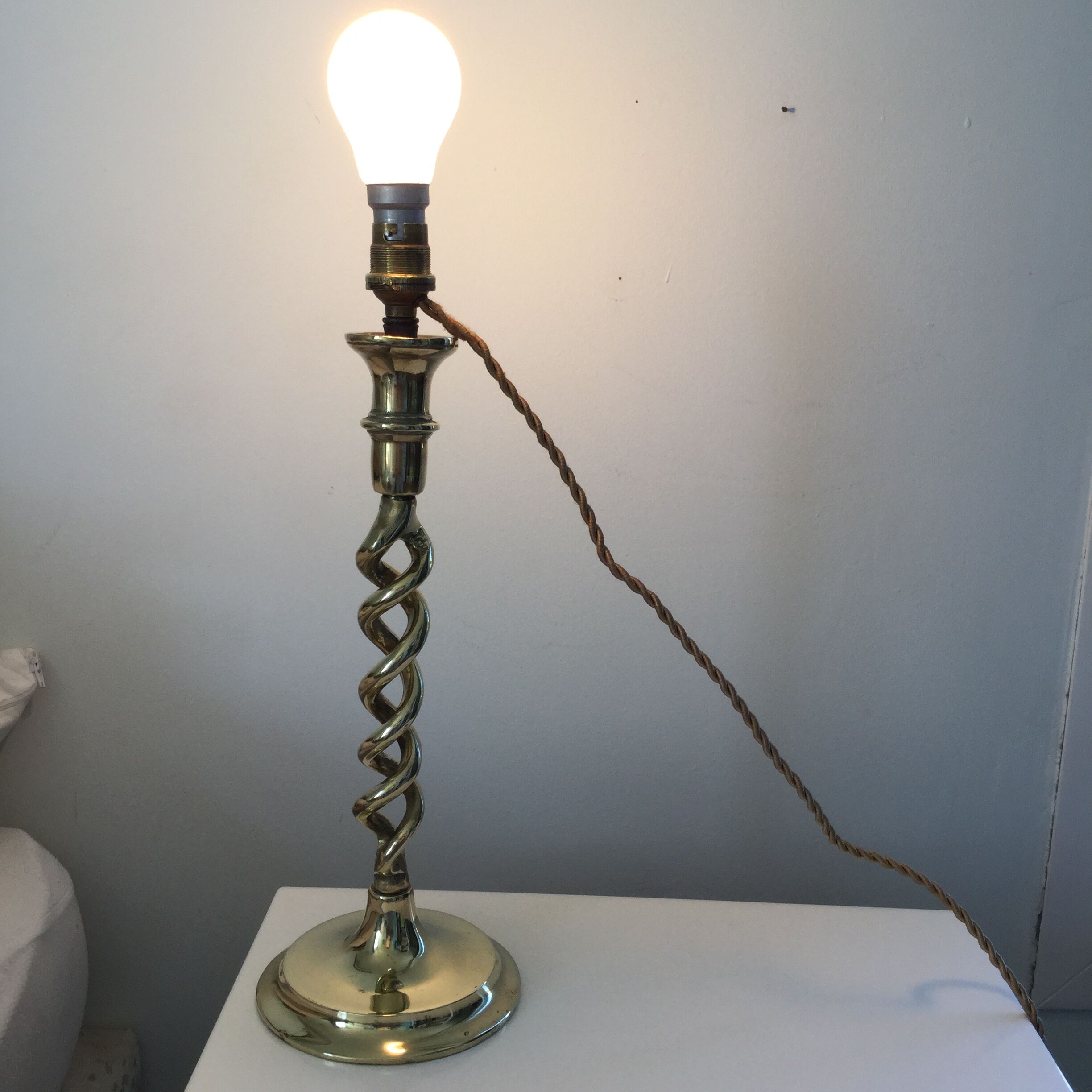 Twisted lamp in solid brass