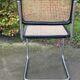 Chaise Cesca modèle b32 en chrome et noir par Marcel Breuer