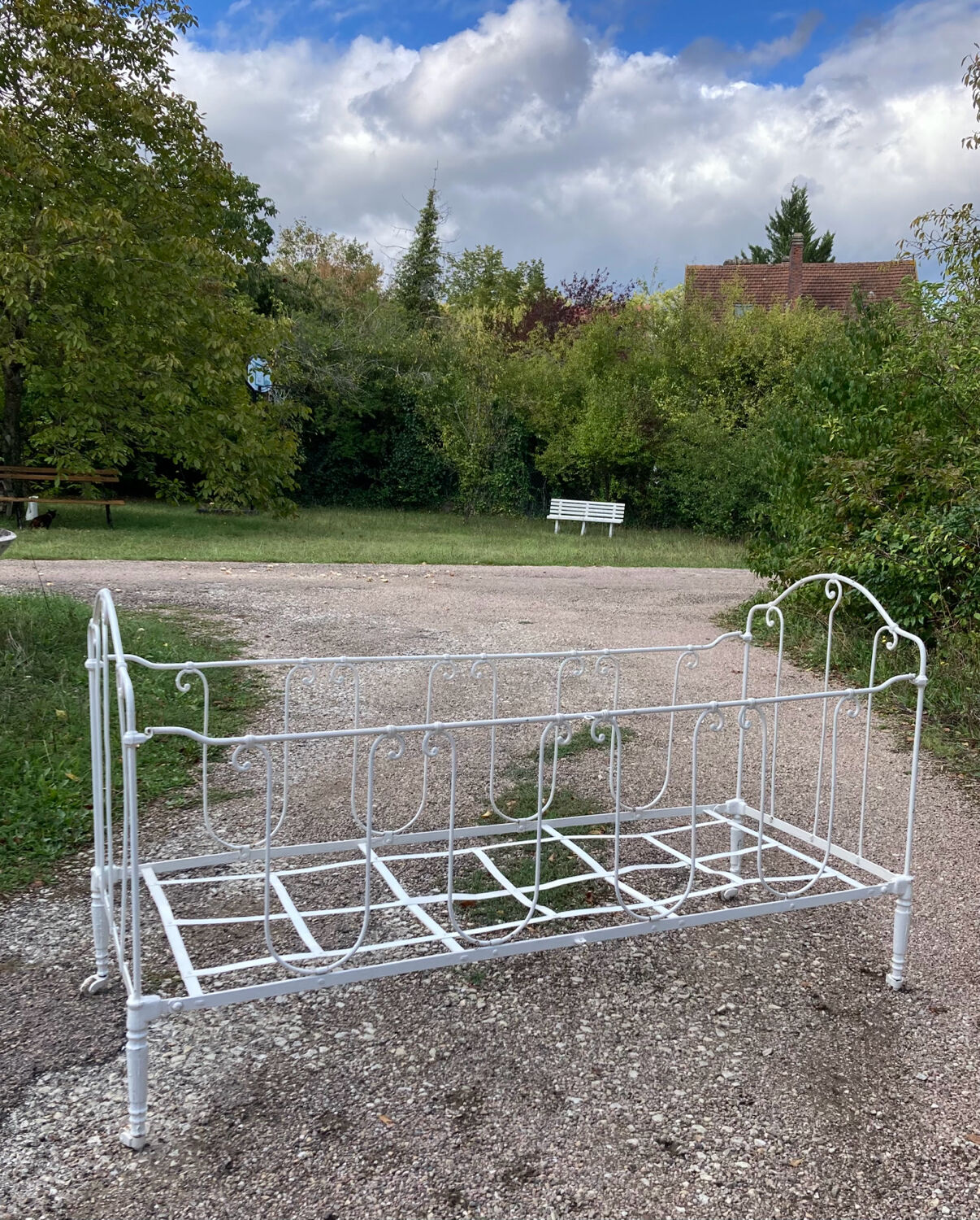 19th century wrought iron baby bed convertible into a bench + wool mattress