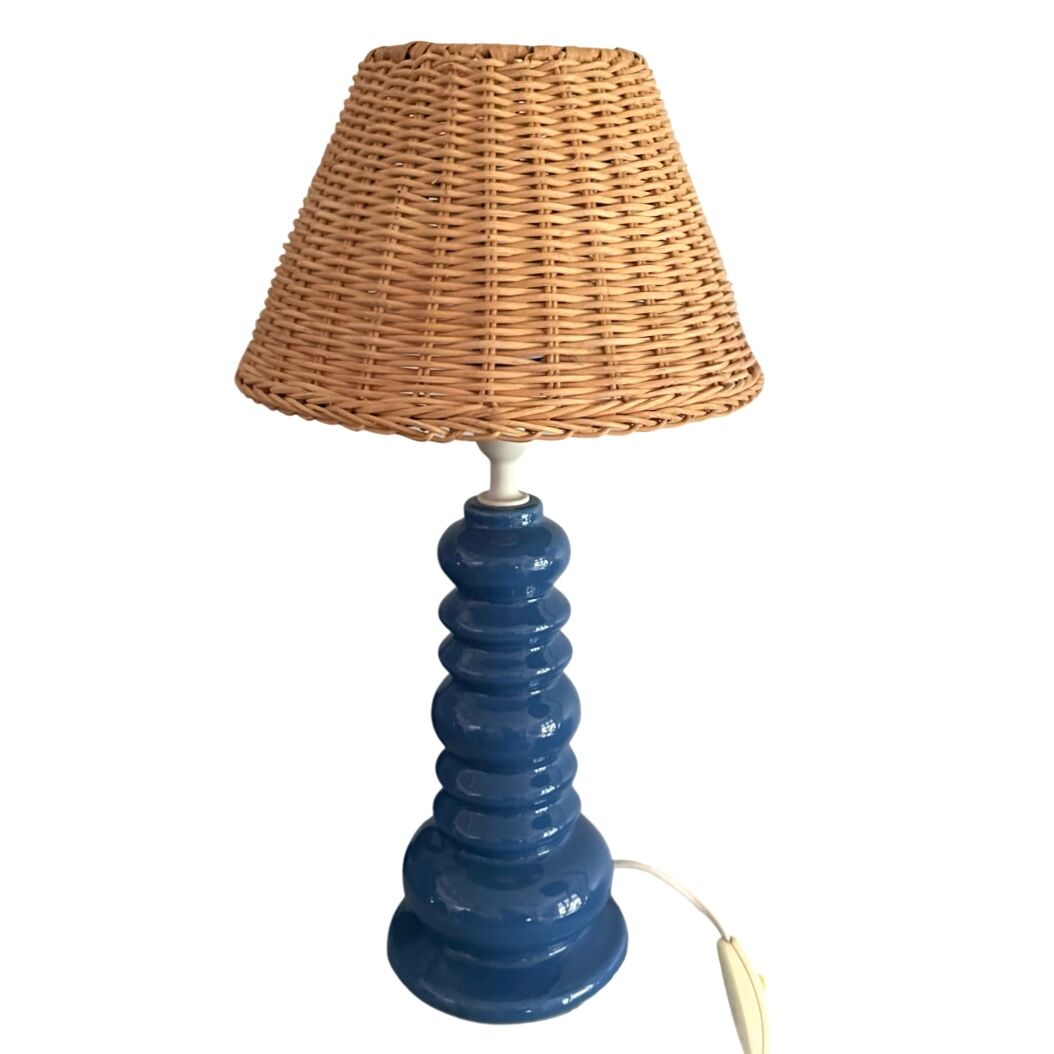 Table lamp in ceramic and woven wicker