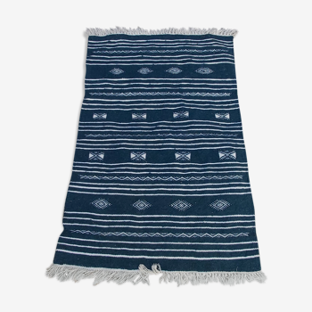 Handmade blue and white kilim rug in 95-65cm wool