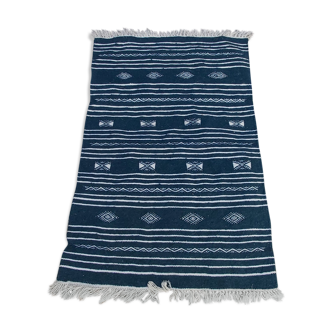 Tapis kilim bleu et blanc fait main en pure laine 95×65cm