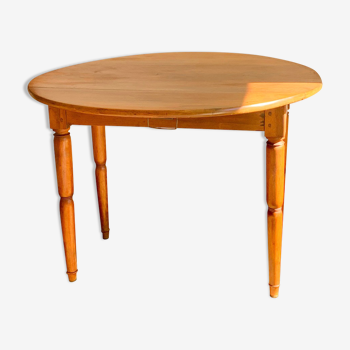Round table with Louis-Philippe style flaps