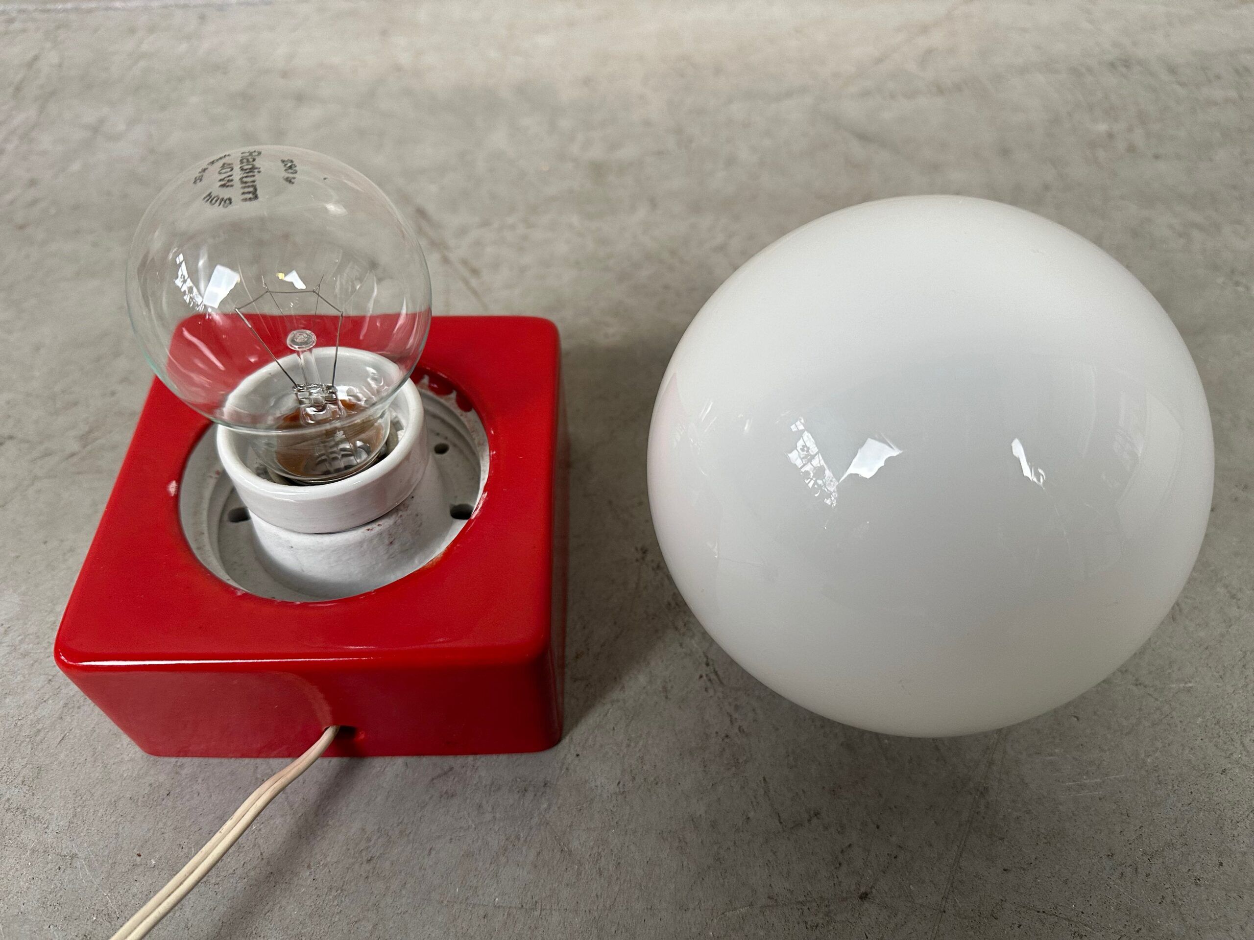 Vintage table/wall lamp – porcelain and opaline