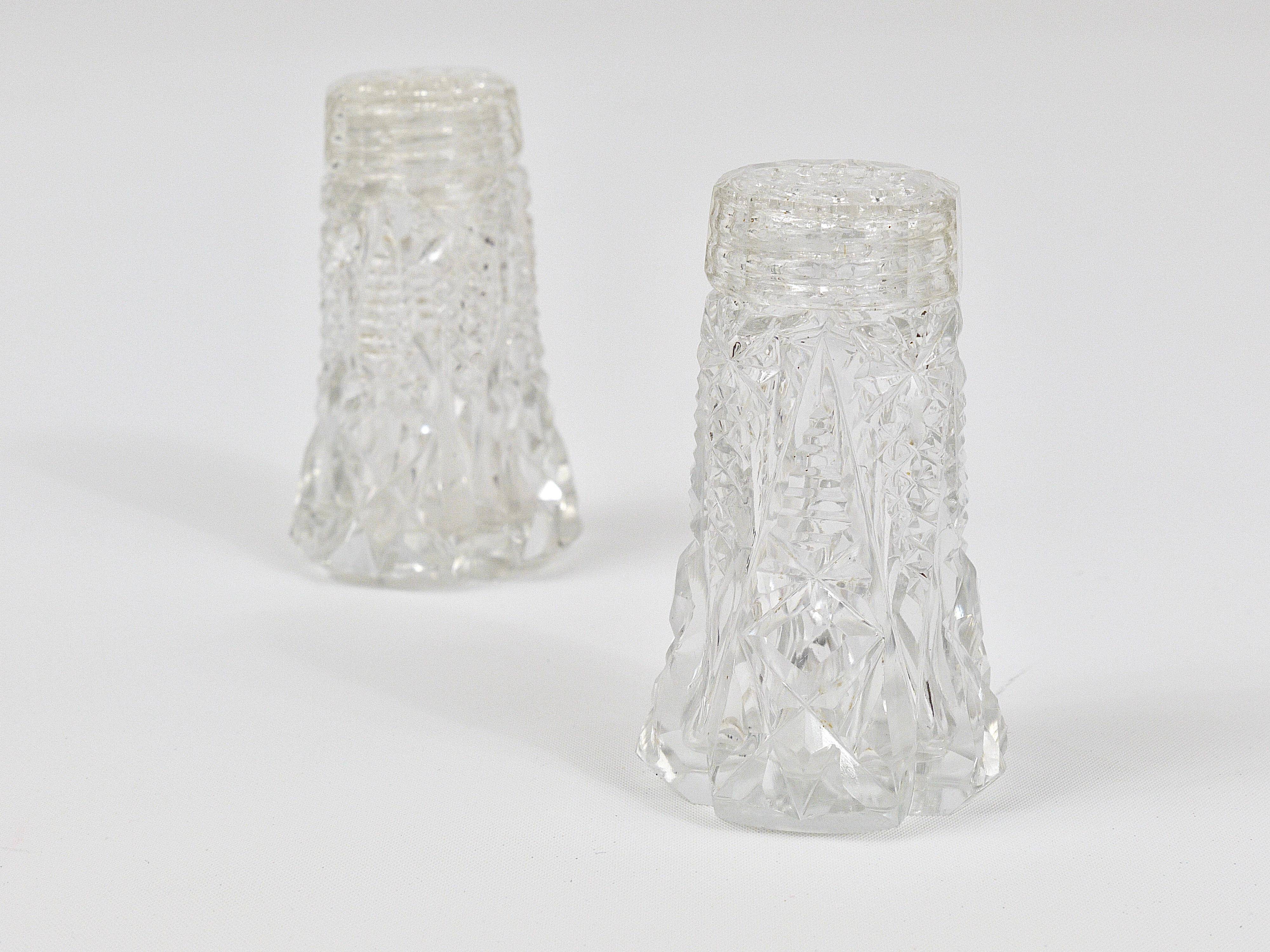 French Art Nouveau salt and pepper shakers, faceted crystal glass from the 1920s.