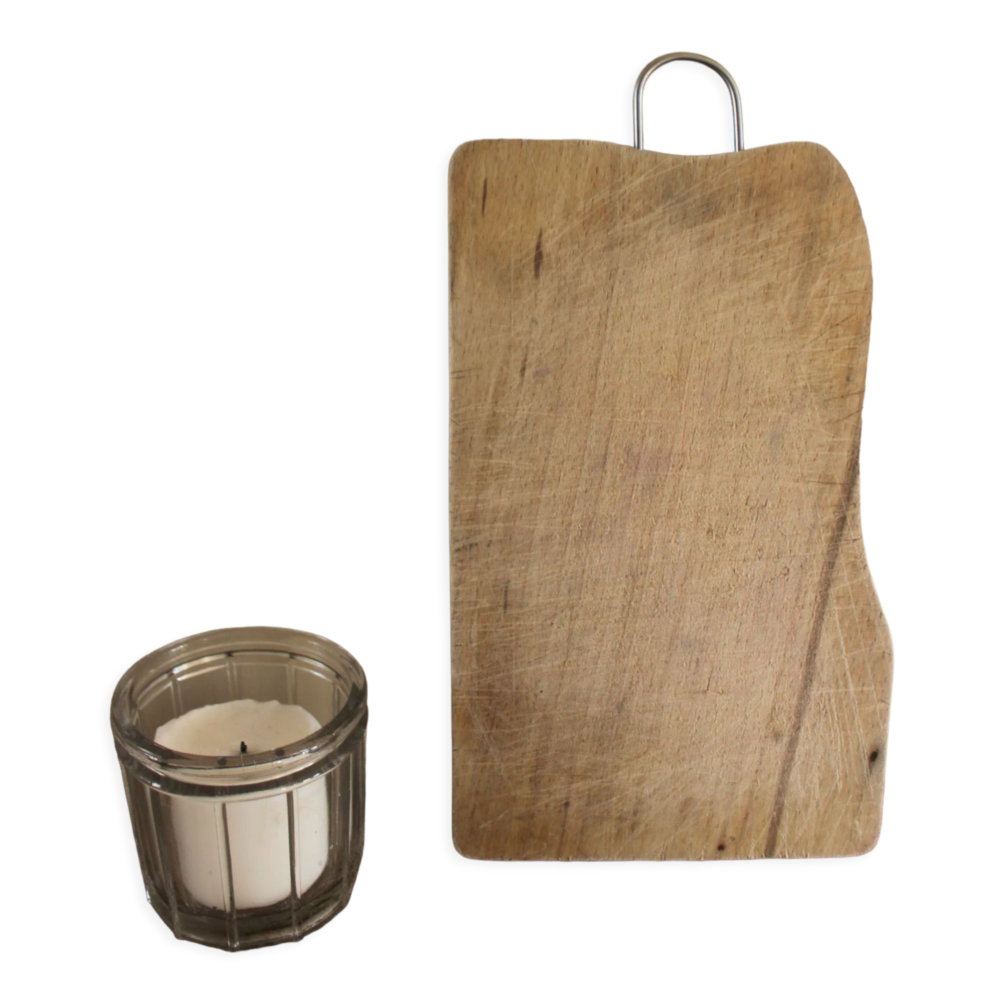Wooden cutting board metal handle