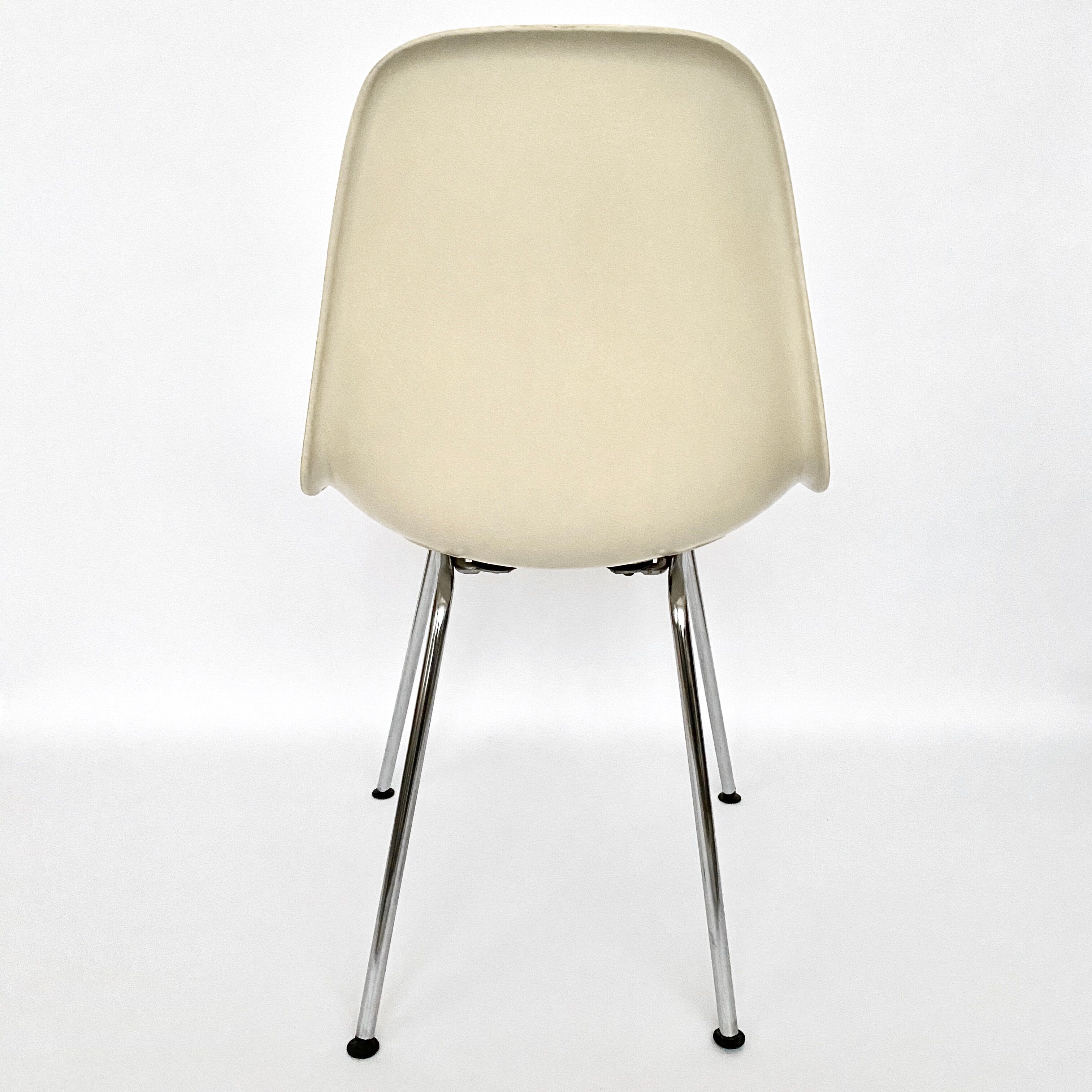 DSX Eames chair for Herman Miller vintage 70