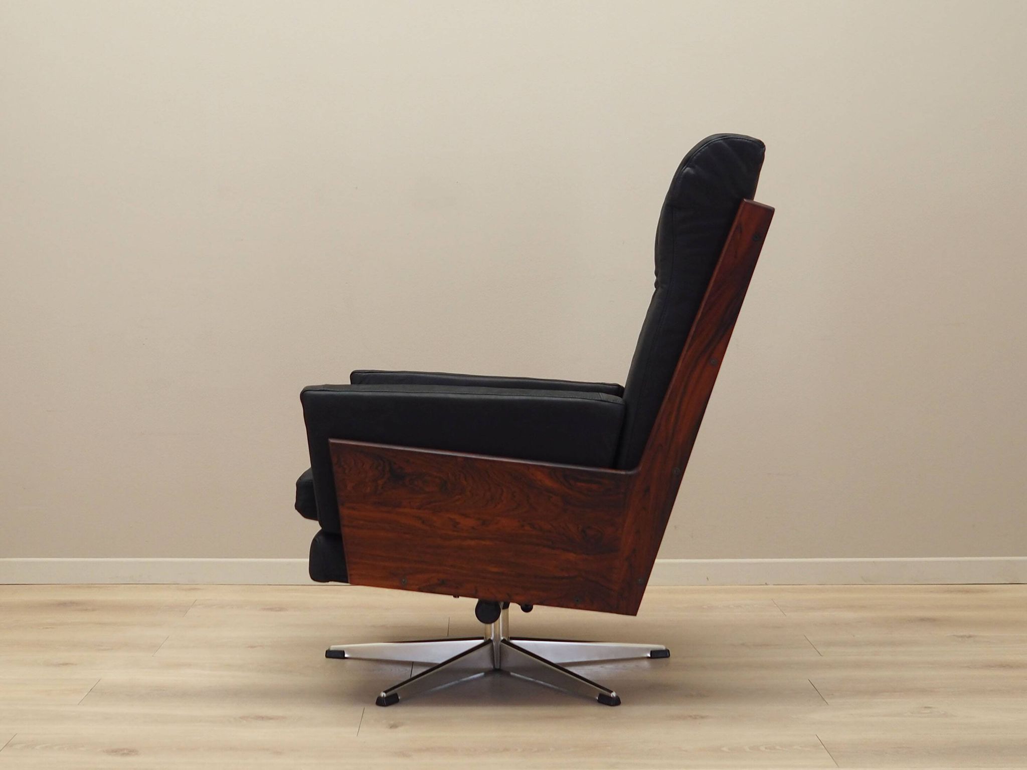 Fauteuil de bureau en cuir, design danois, années 1970, production : Danemark