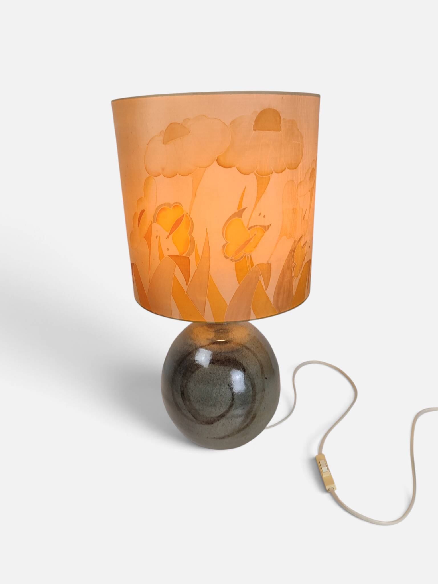 1970s table lamp in ceramic, signed, with a hand-painted silk shade.