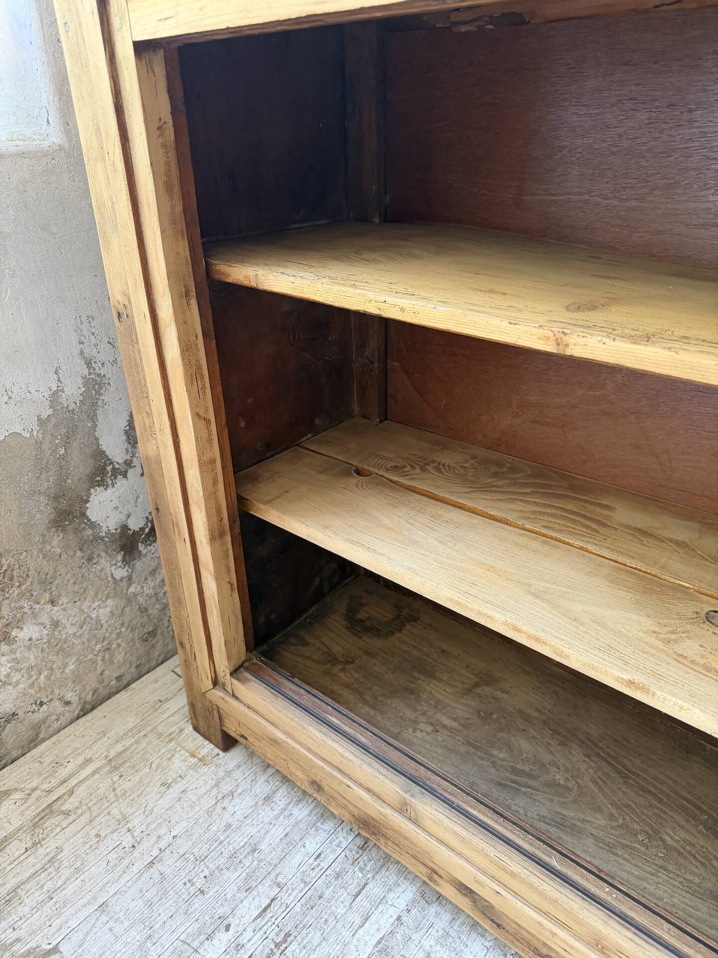 Enfilade with sliding doors from the 1950s