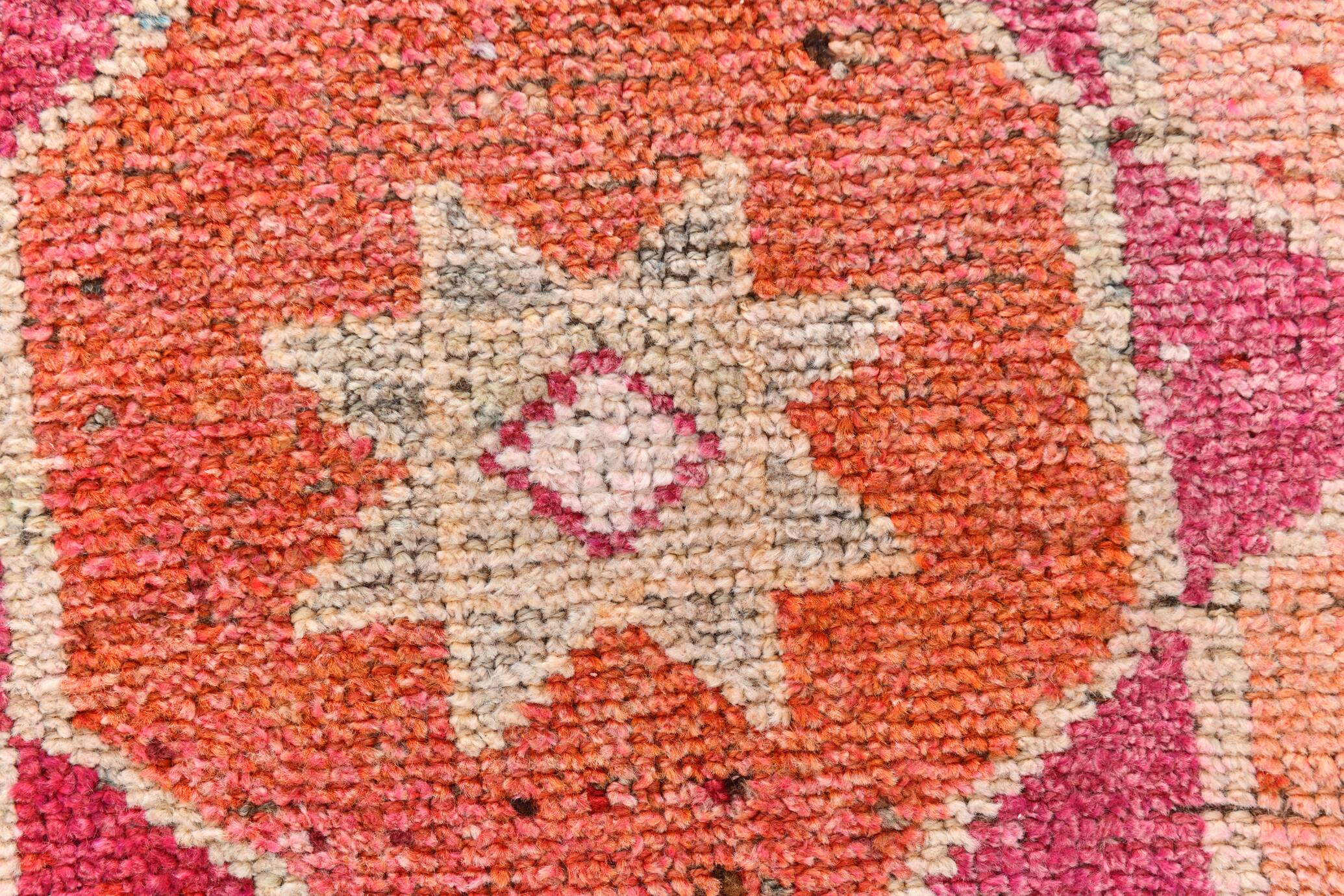 Tapis de couloir vintage à motif étoilé rouge et rose, 98 x 285 cm