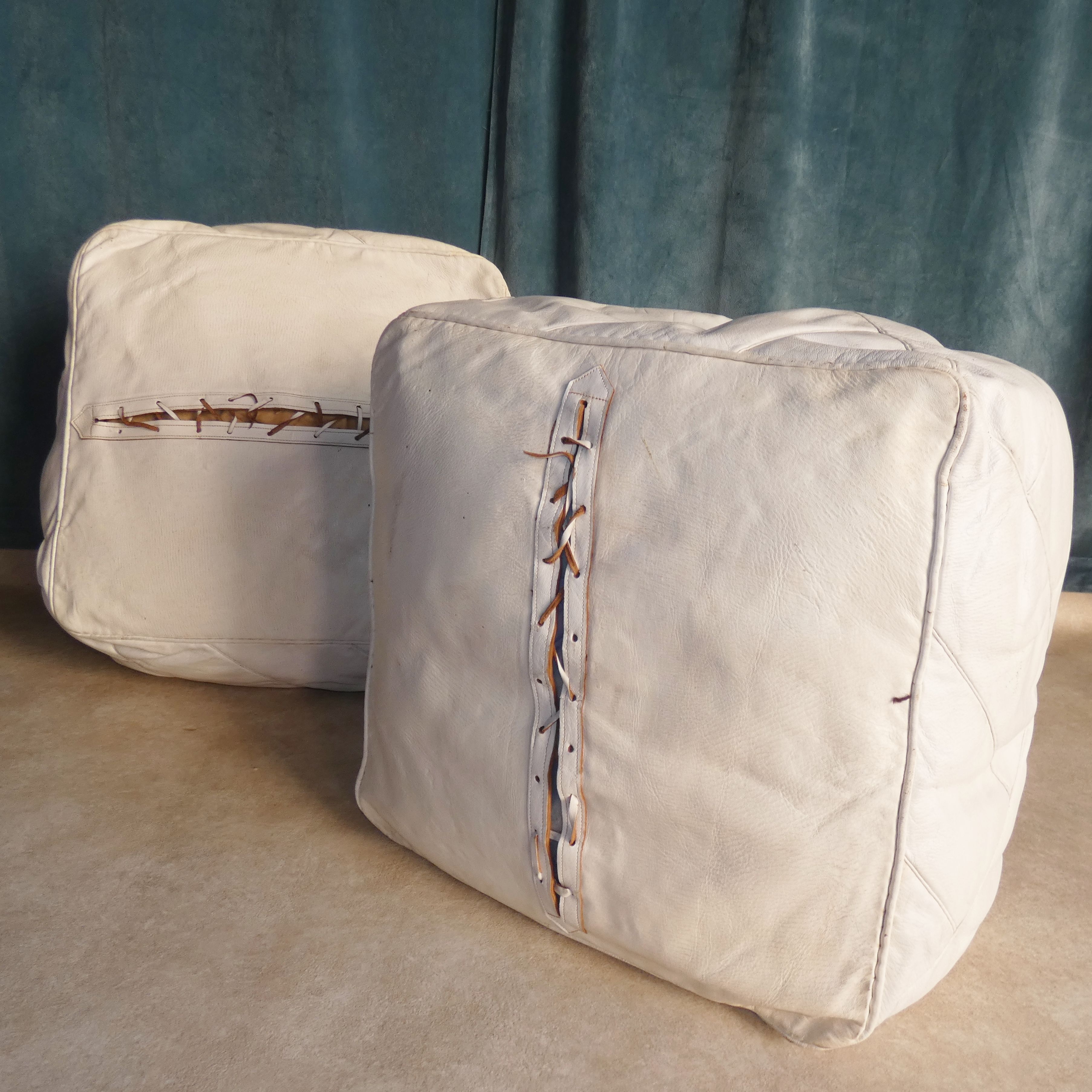 Pair of vintage square poufs in white leather, losanges patterns circa 1970
