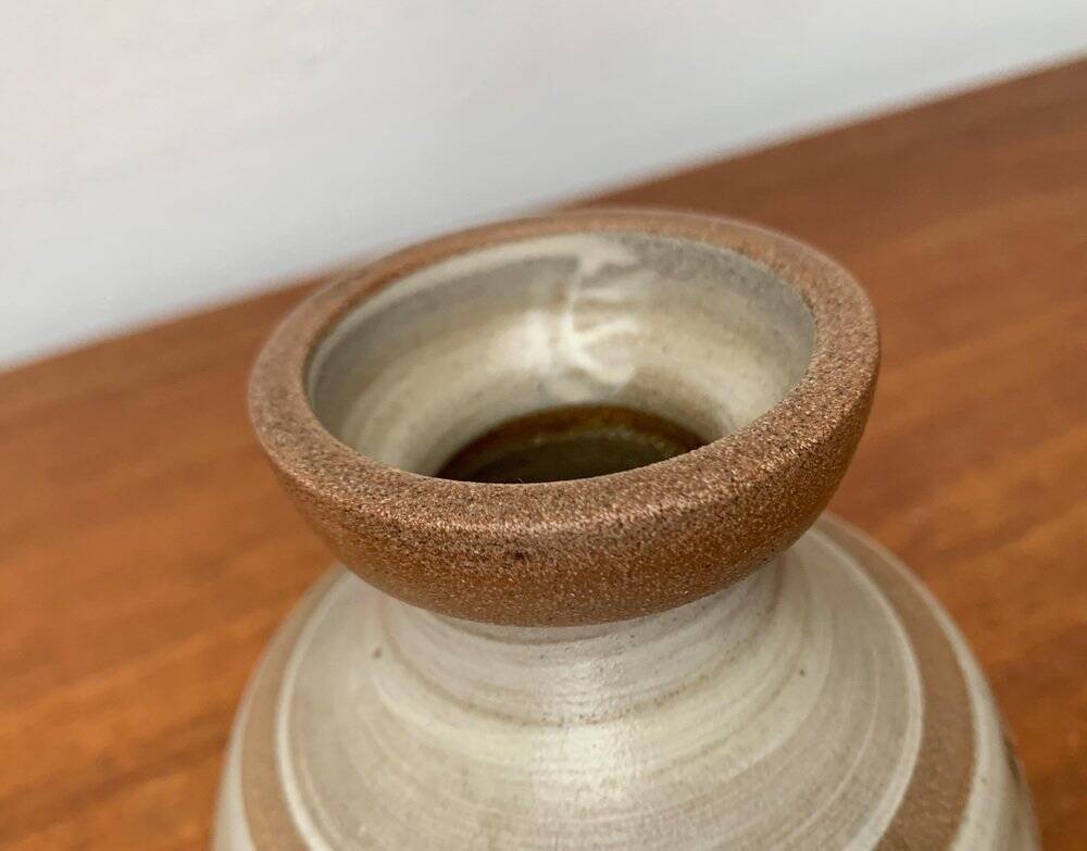 Vase de poterie de studio danois du milieu du siècle en grès par Noomi Backhausen pour Søholm, années 1960