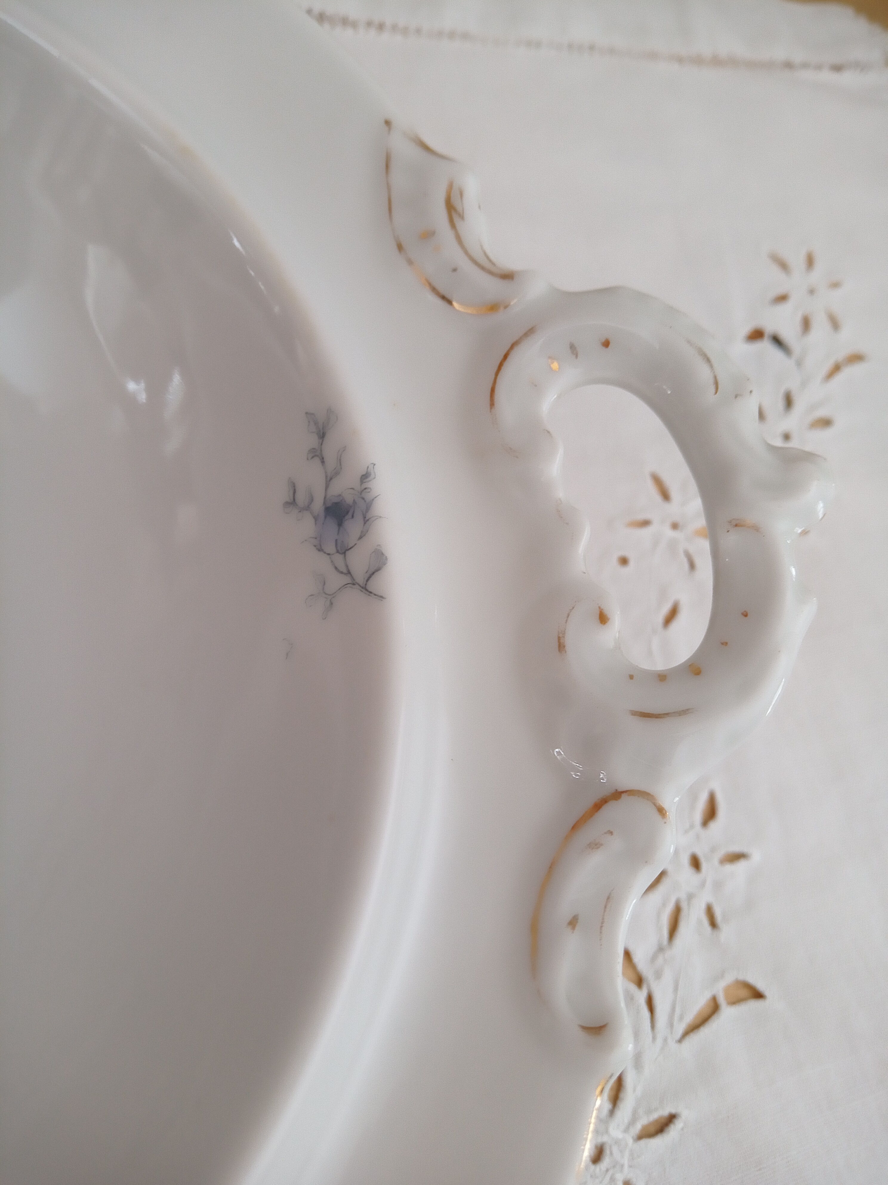 Compotier on porcelain pedestal decoration pale blue flowers