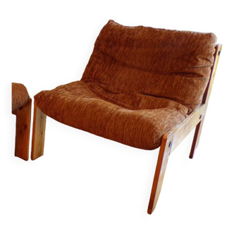 Scandinavian pine and velvet heater