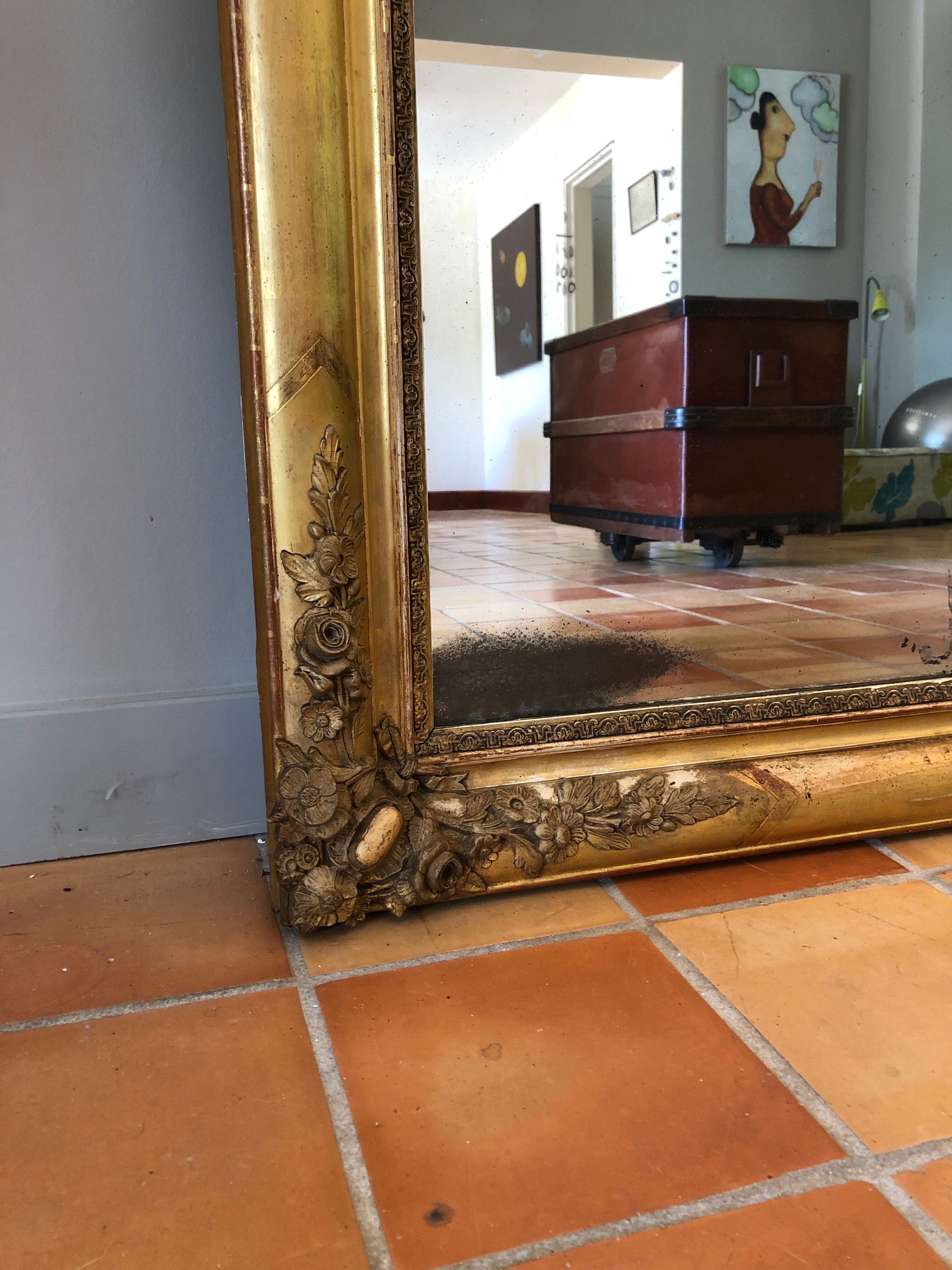 Golden mirror with leaf 141x102