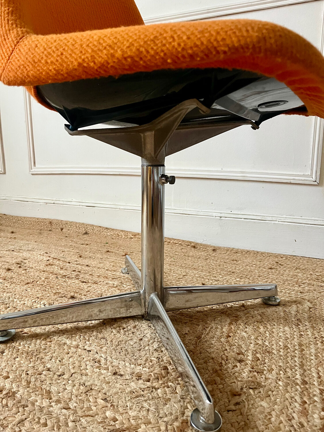 Robin Day swivel chair, 1970s