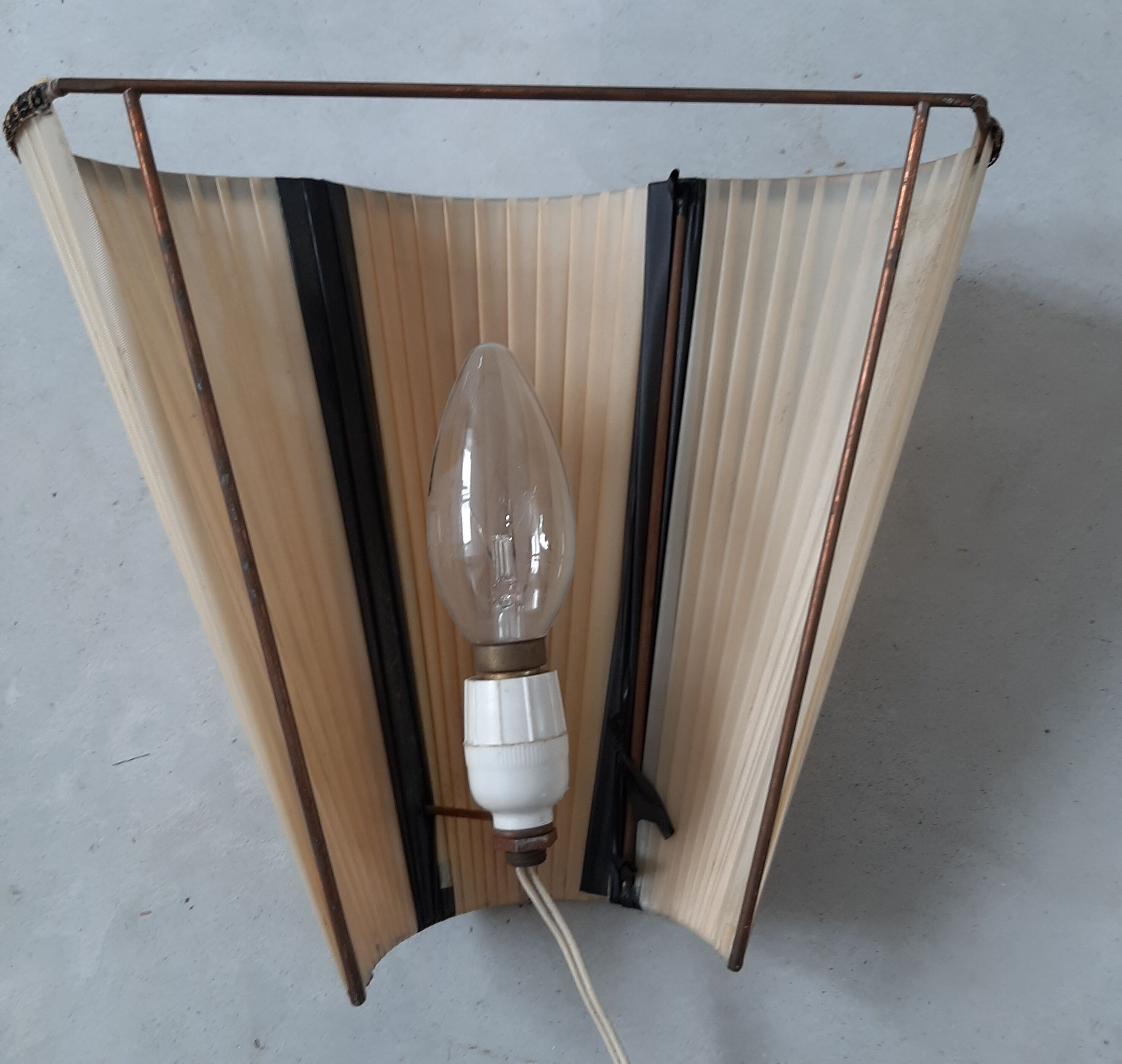 Vintage ribbons sconce