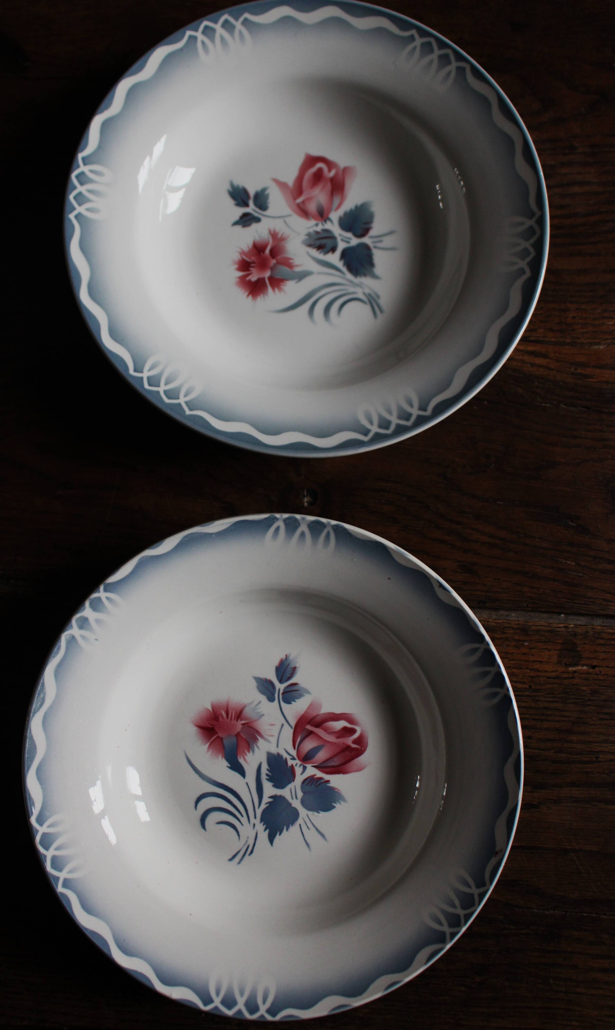 6 mismatched soup plates Digoin Sarreguemines red blue green