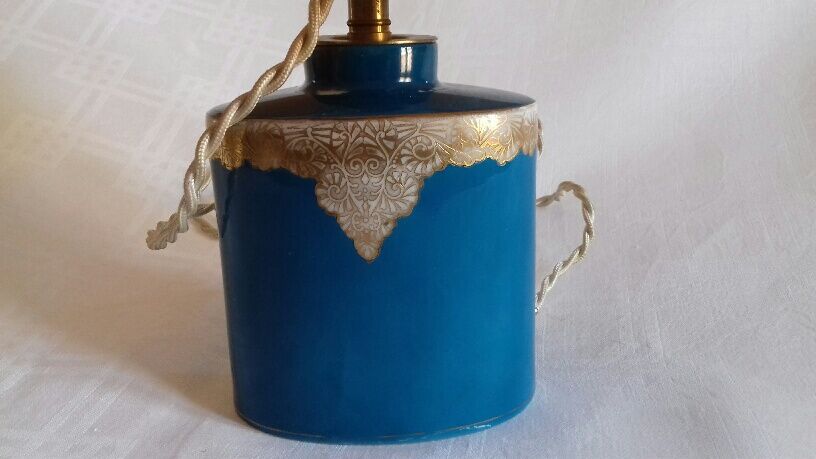 Blue porcelain bedside lamp