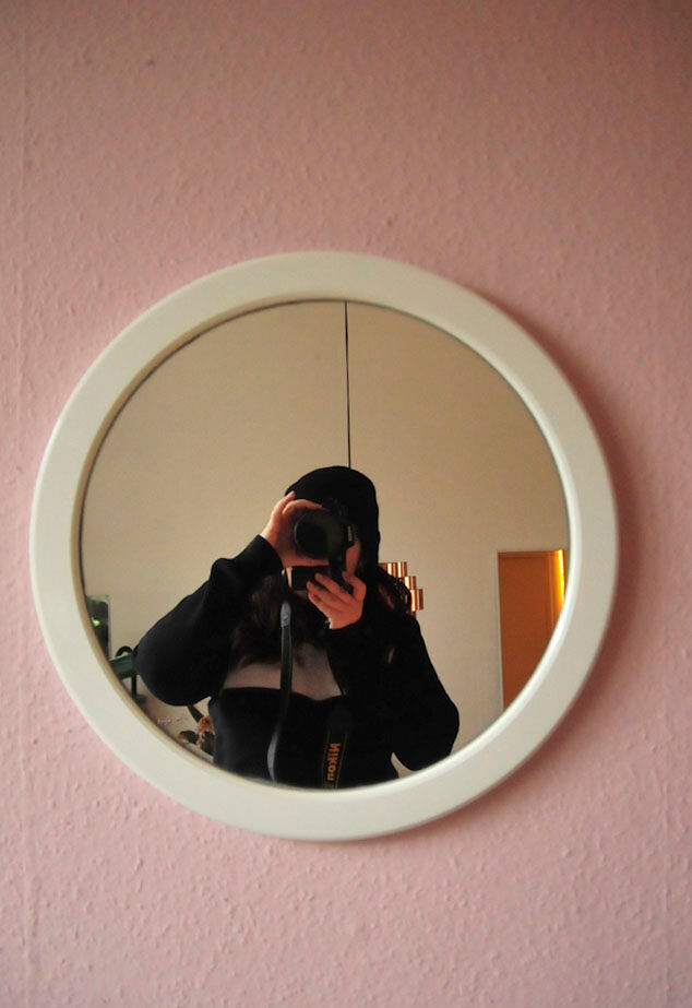 vintage white round mirror