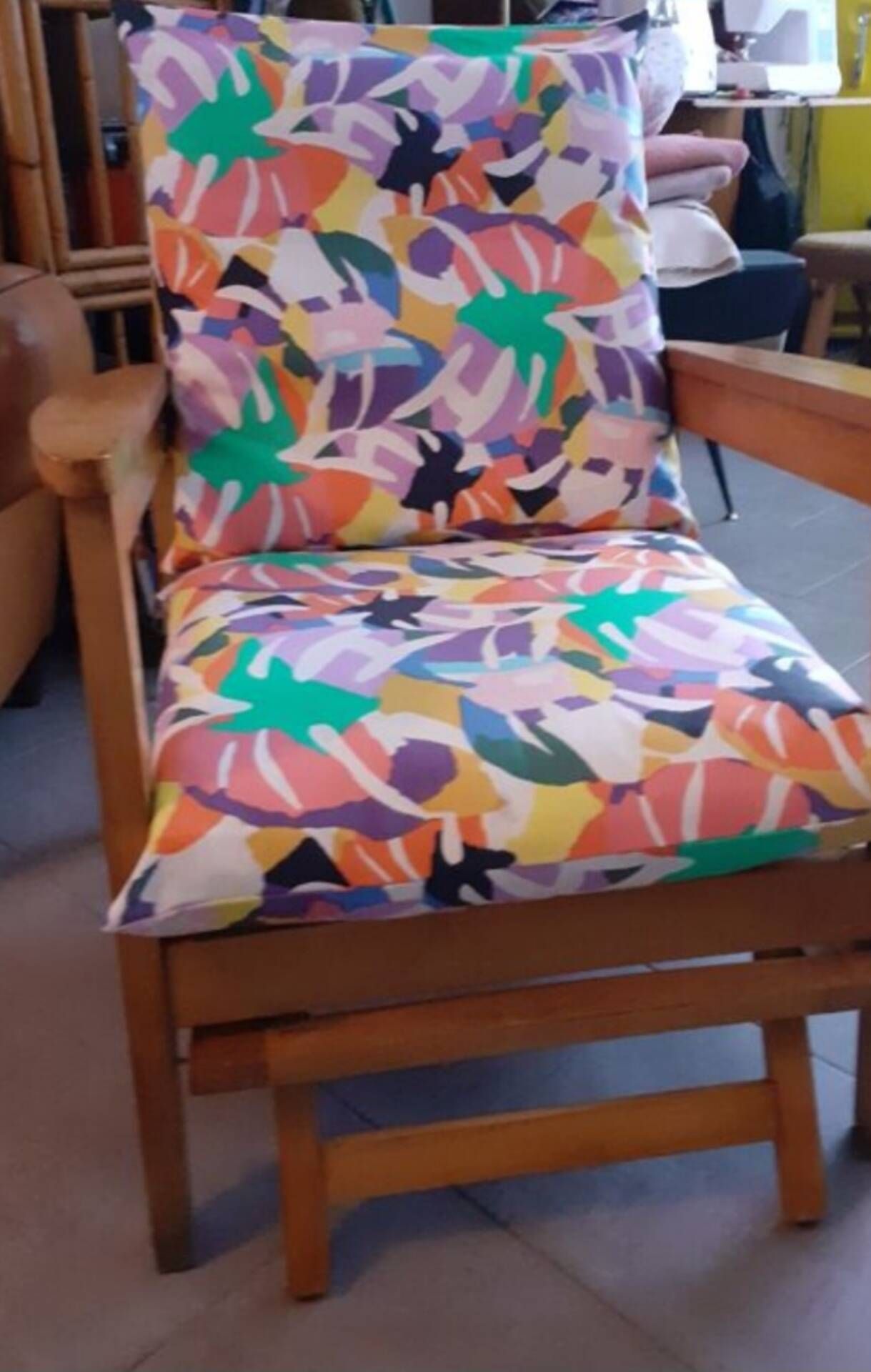 Fauteuil relax vintage en bois – coussins entièrement reconfectionnés