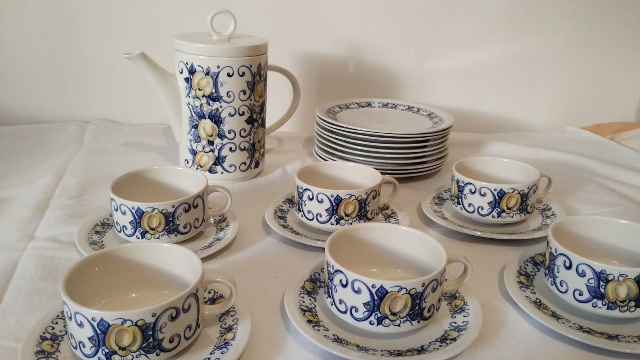 Villeroy and Boch dinner service from the 70s