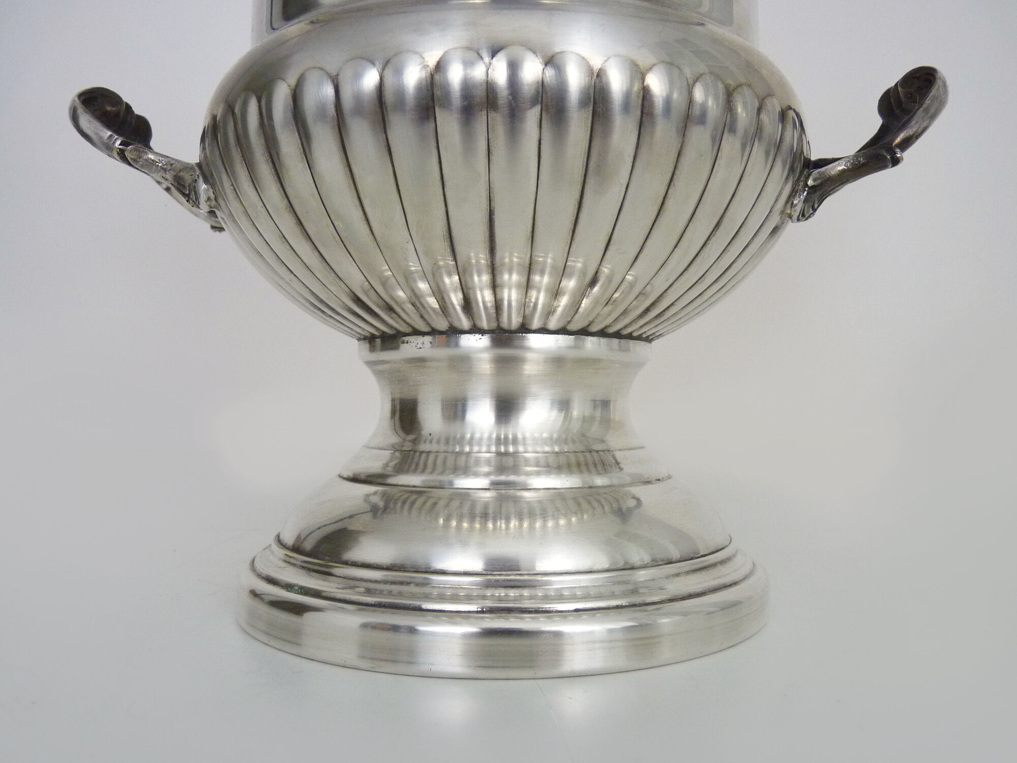 Champagne bucket shape Vintage Medici in silver metal. Year 60 70