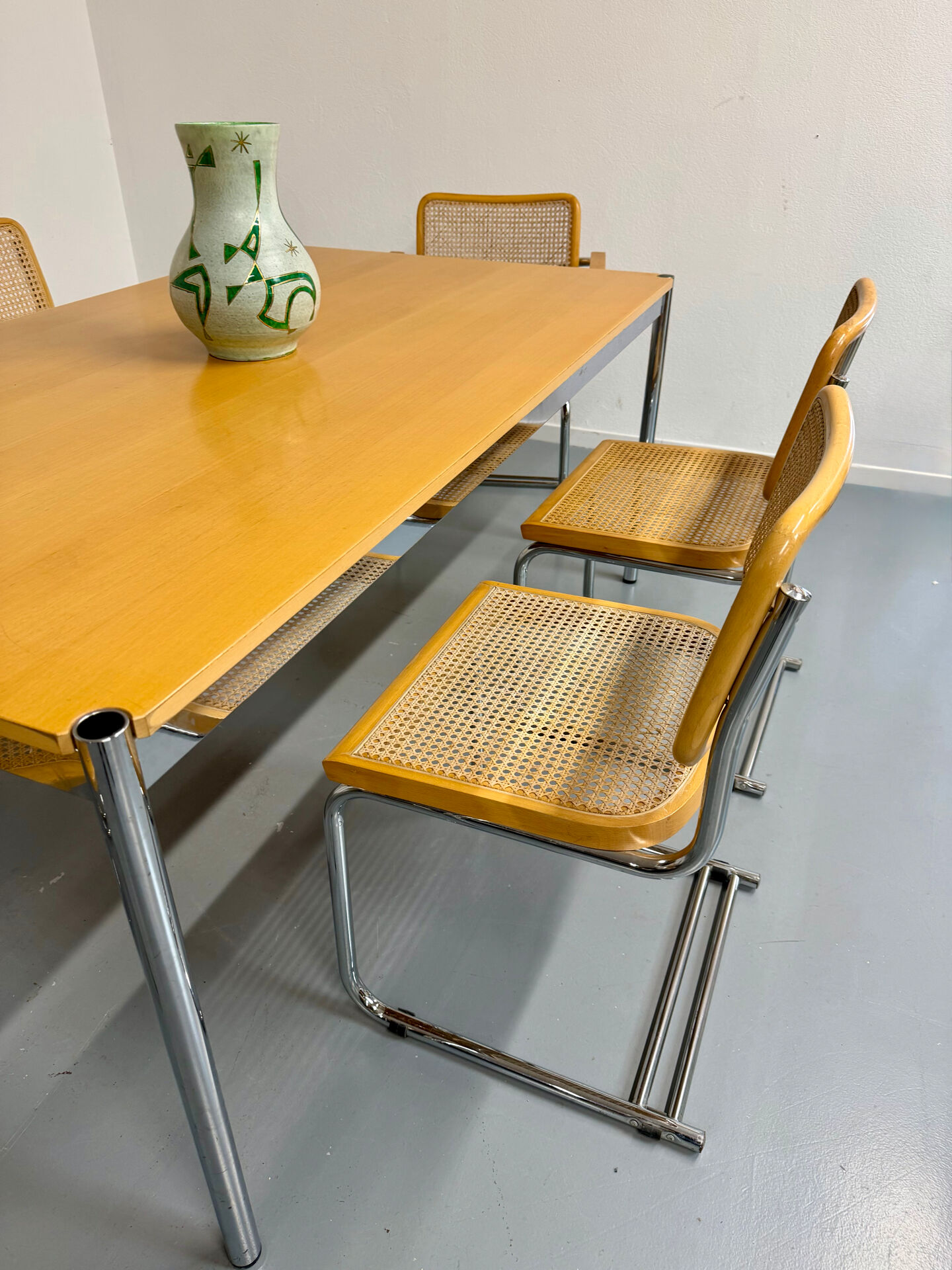 Large table design USM Haller wooden top and chrome structure